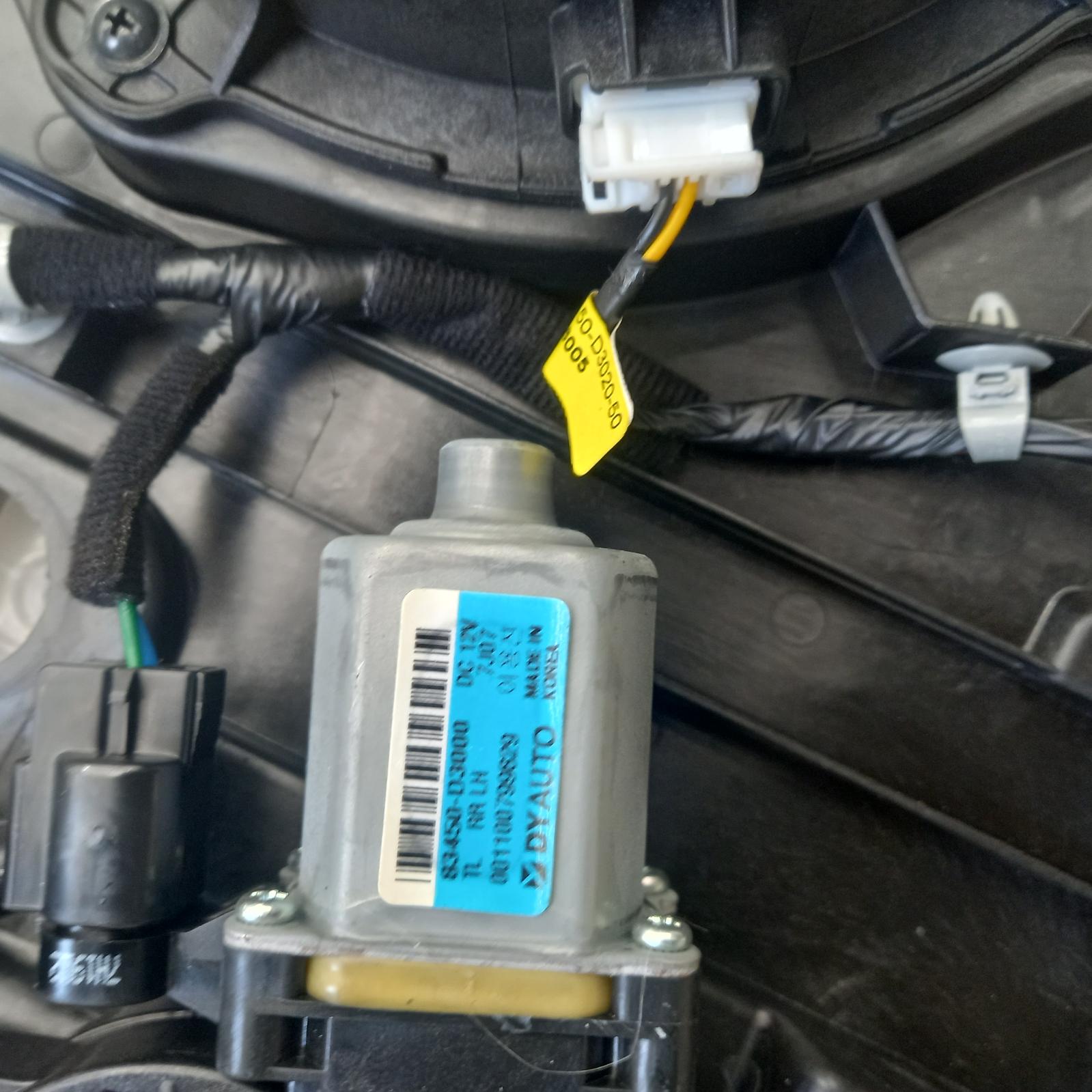 View Auto part Left Rear Wnd Reg/Motor Hyundai Tucson 2017