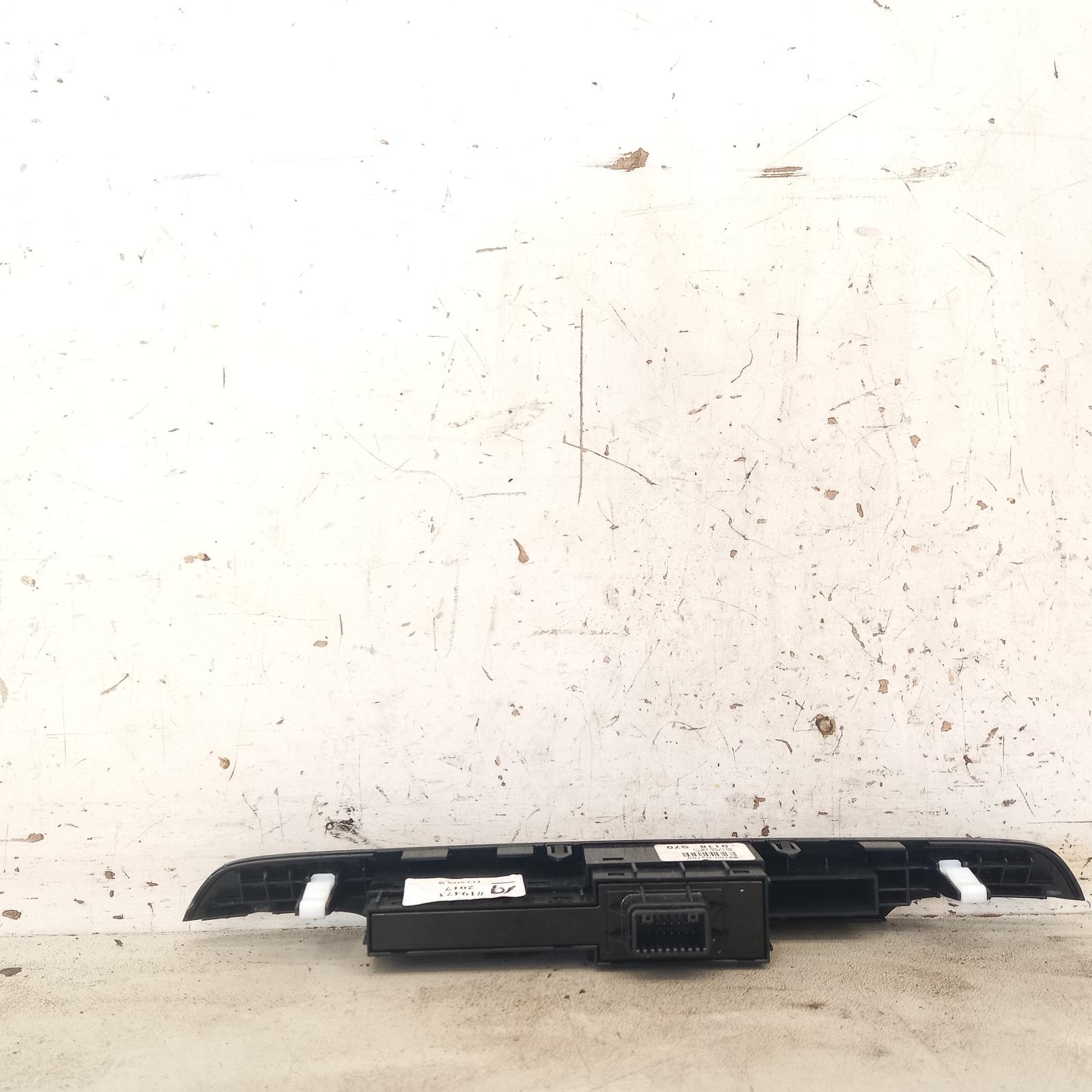 View Auto part Misc Switch/Relay Hyundai Tucson 2017