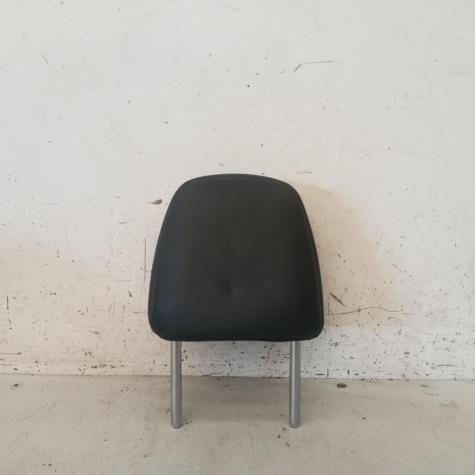 2018 Toyota Kluger Headrest View Auto part Headrest Toyota Kluger 2018