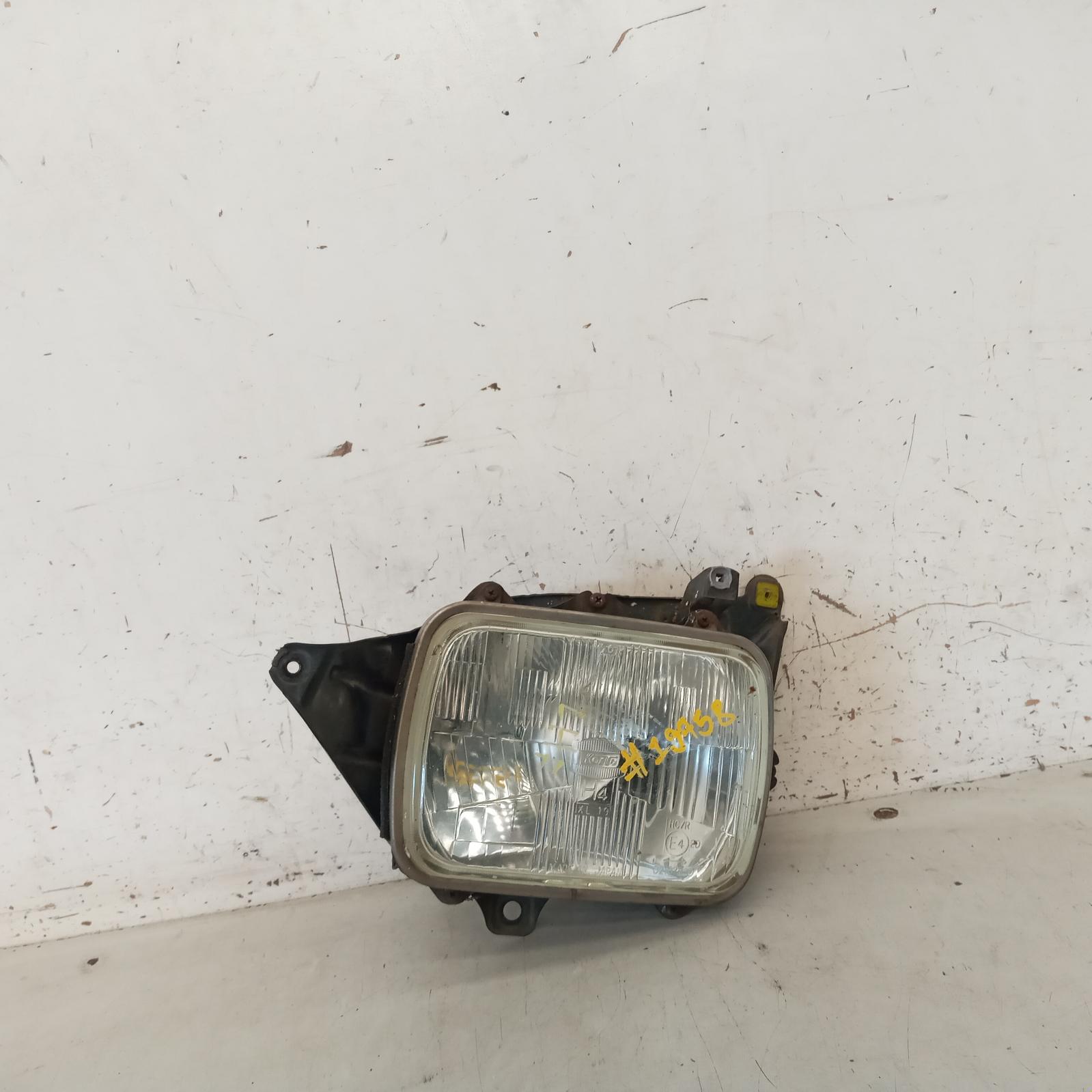 View Auto part Left Headlamp Toyota Hiace 2002