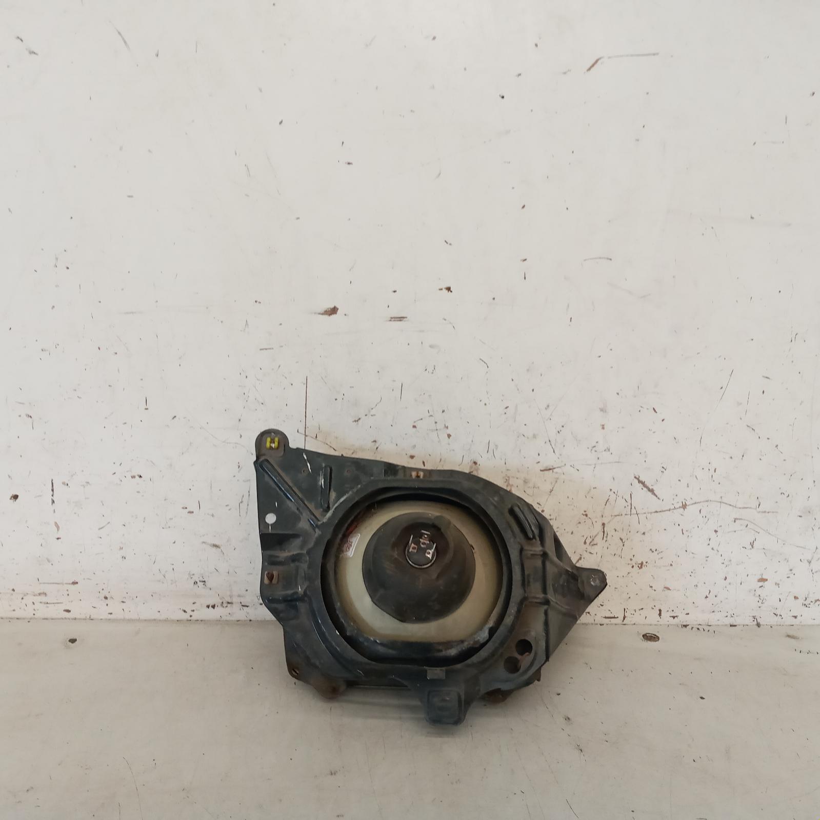 View Auto part Left Headlamp Toyota Hiace 2002