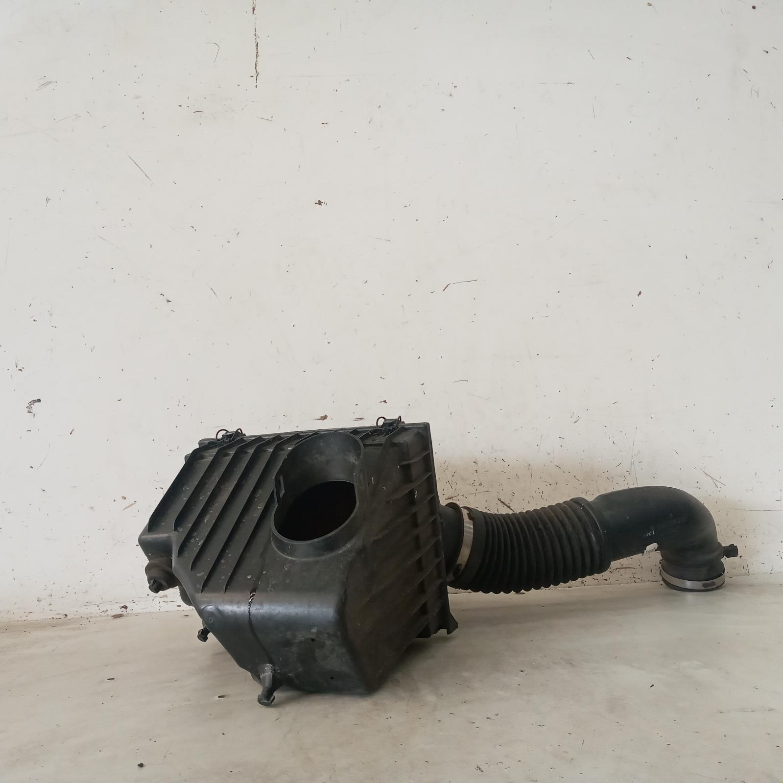 View Auto part Air Cleaner/Box Jeep Cherokee 2012
