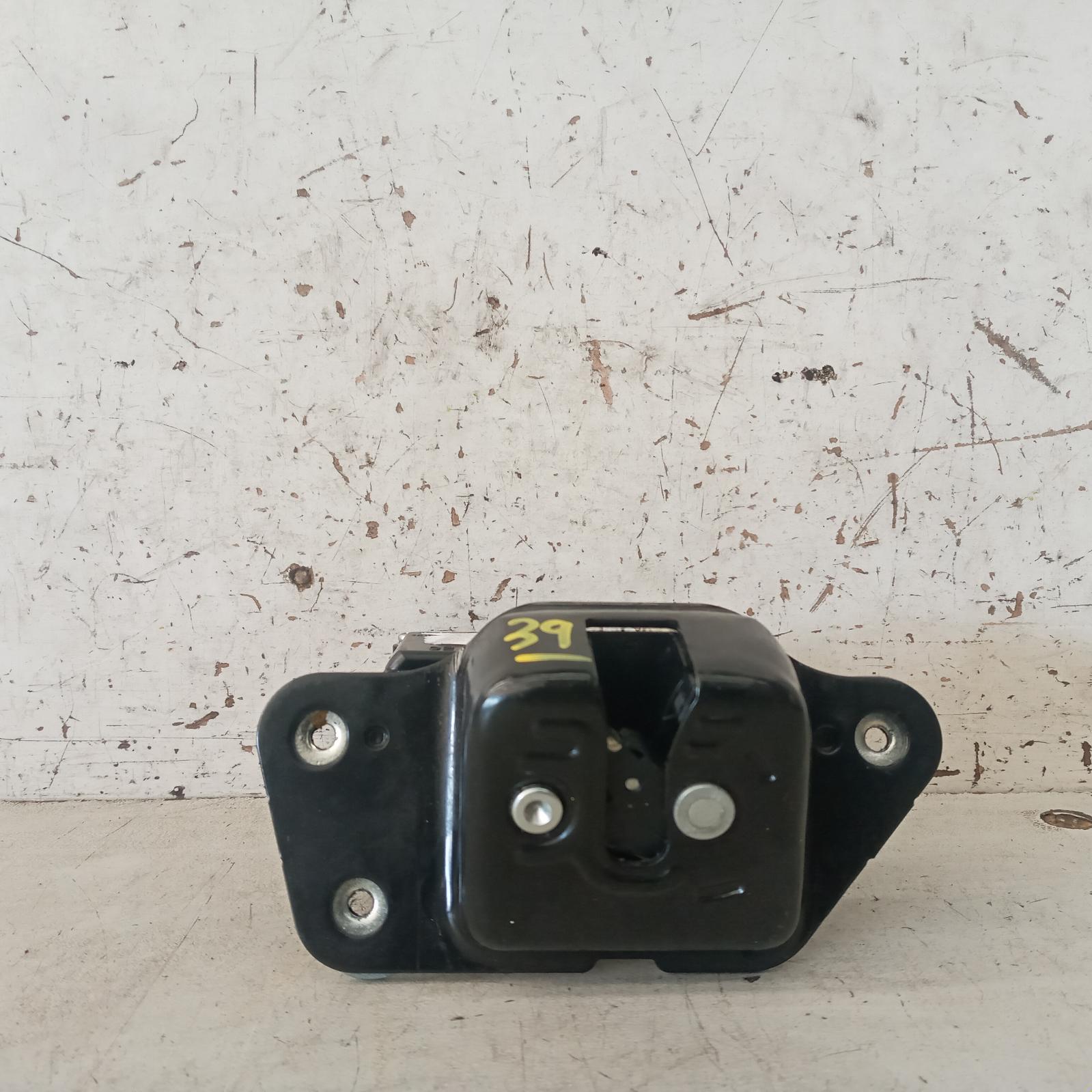 View Auto part Door/Boot/Gate Lock Jeep Cherokee 2012