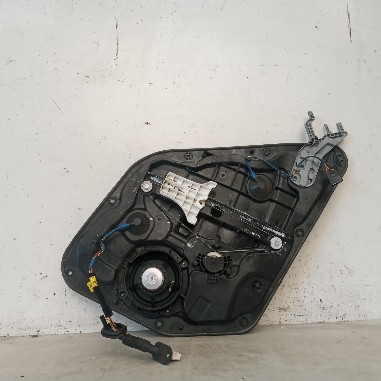 2013 Hyundai Elantra Right Rear Wnd Reg/Motor View Auto part Right Rear Wnd Reg/Motor Hyundai Elantra 2013