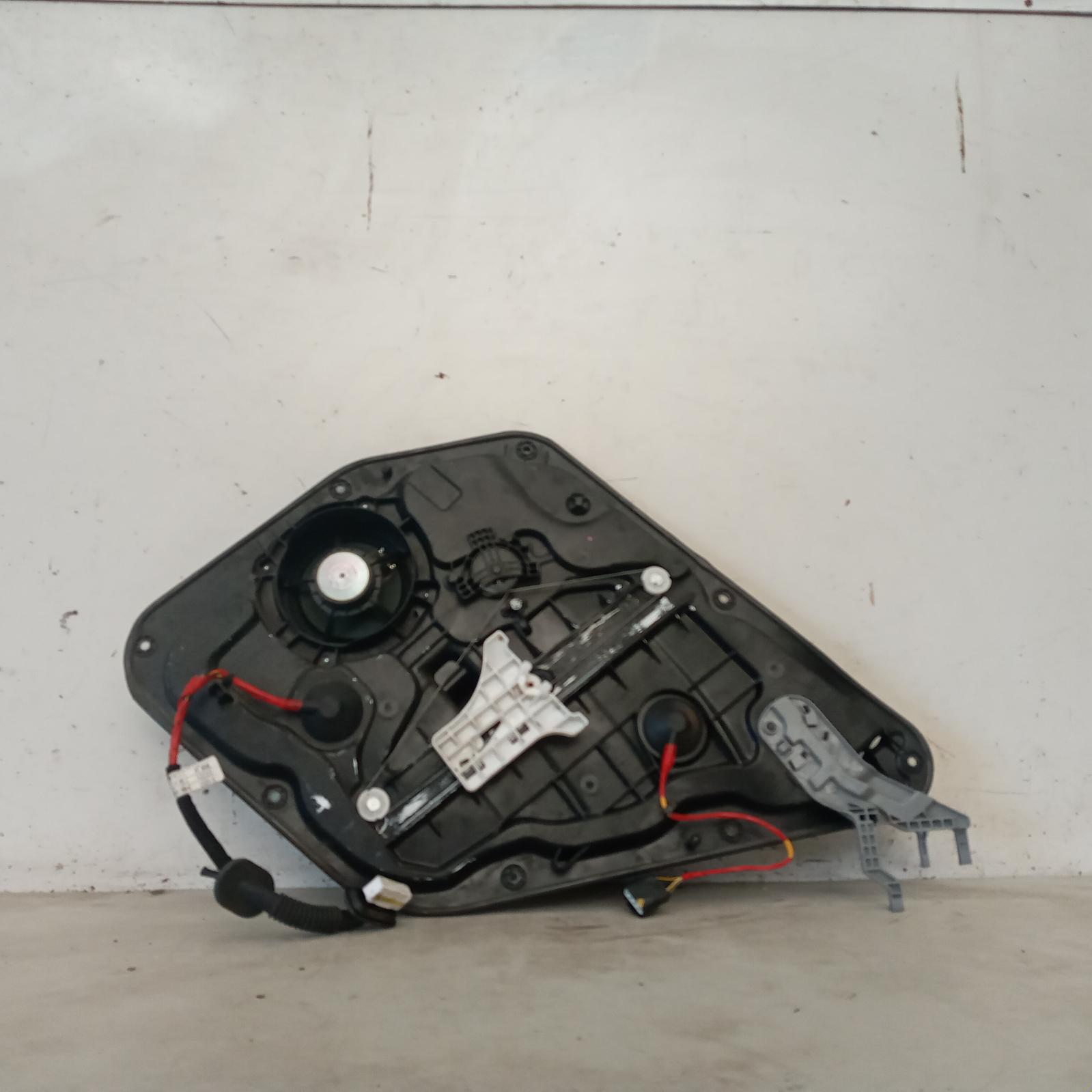 View Auto part Left Rear Wnd Reg/Motor Hyundai Elantra 2013