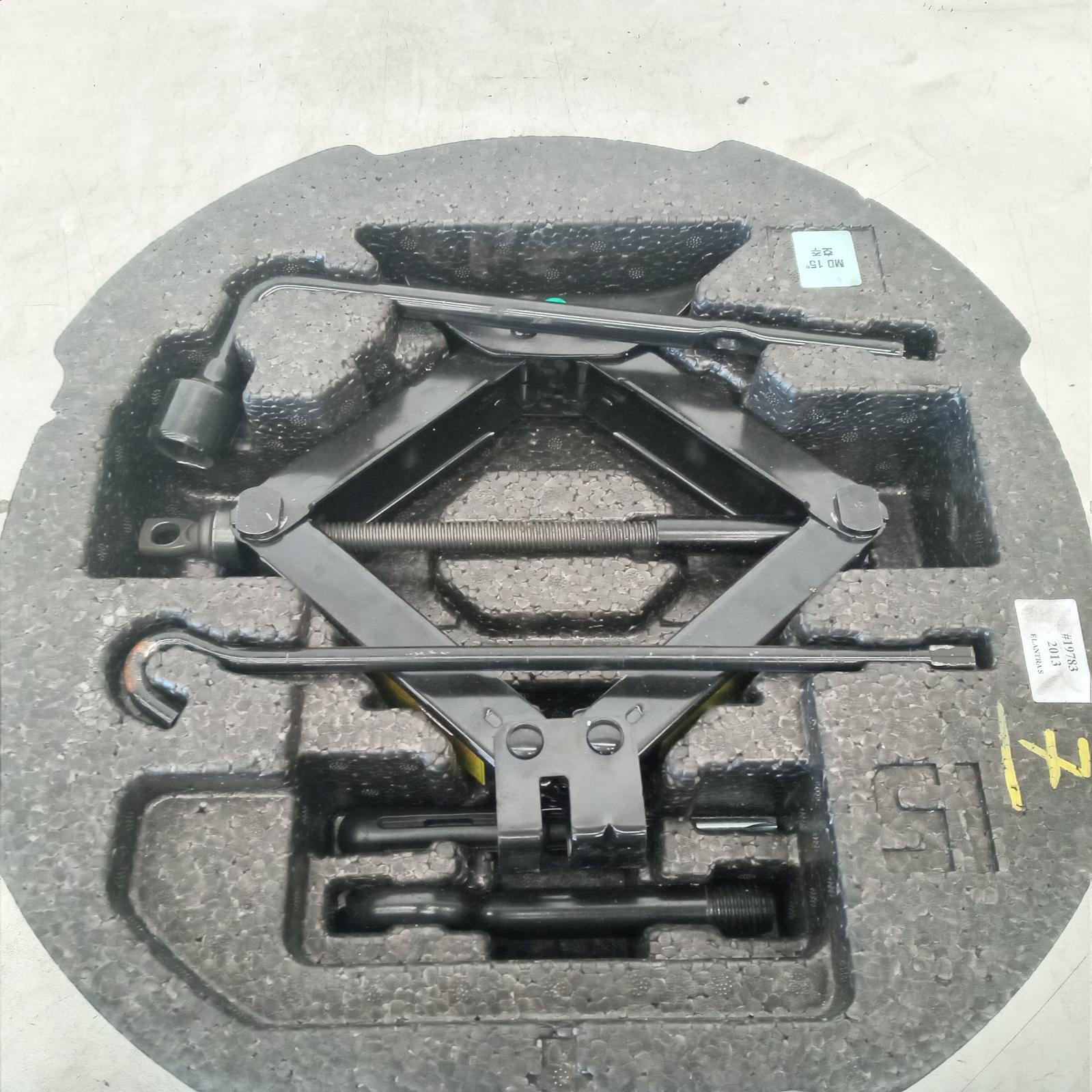 View Auto part Jack/Tool Kit Hyundai Elantra 2013