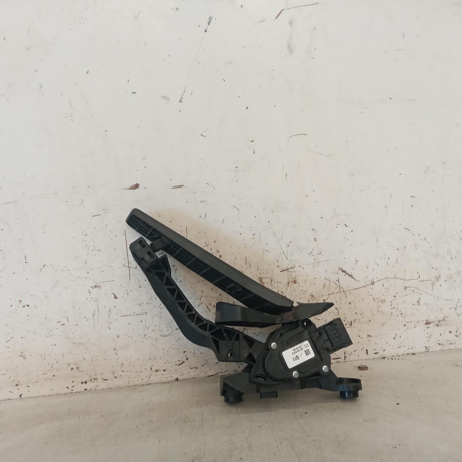 View Auto part Pedal Assembly Hyundai Elantra 2013
