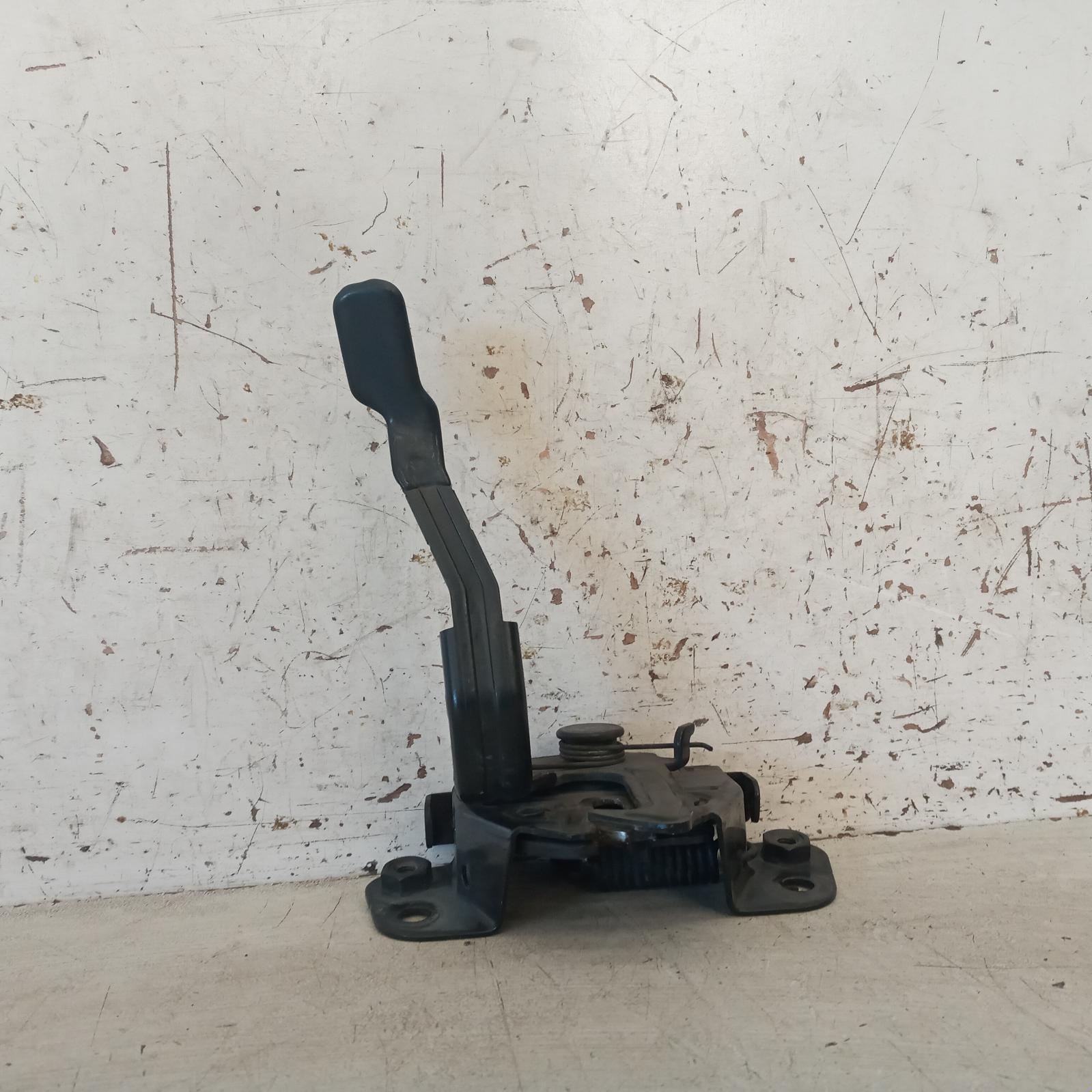 View Auto part Bonnet Lock/Support Hyundai Elantra 2013