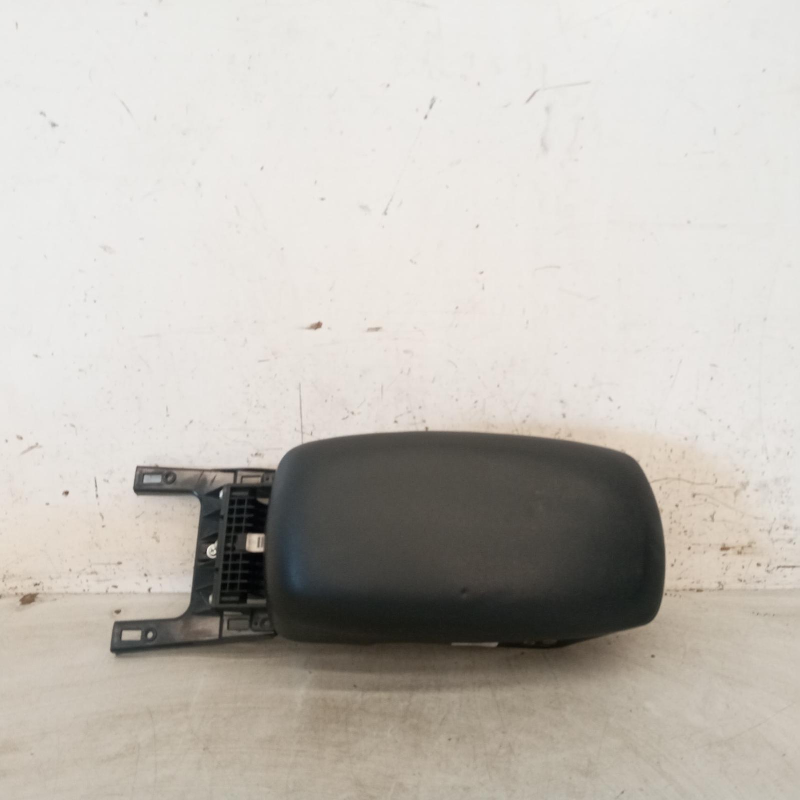 View Auto part Console Hyundai Elantra 2013