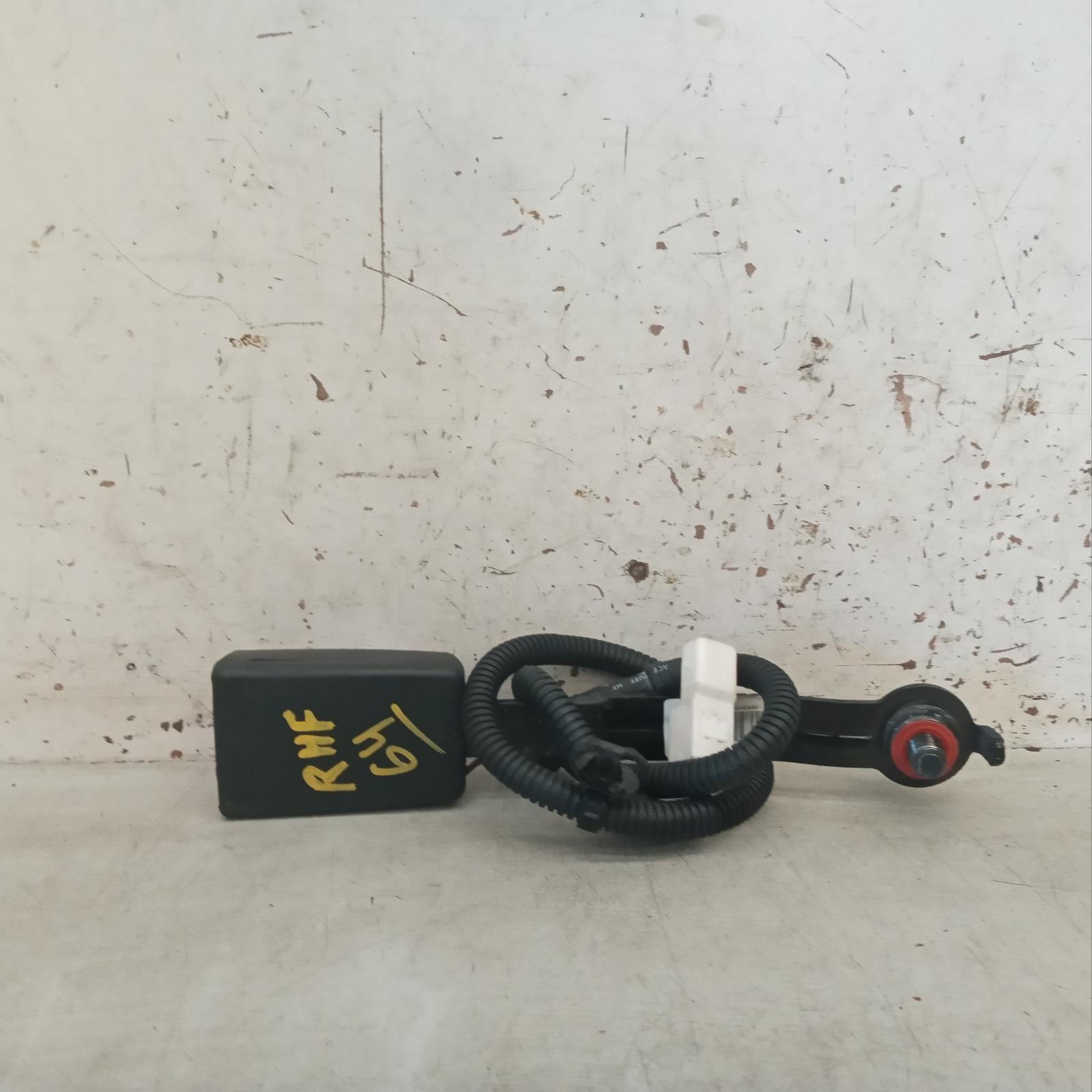 View Auto part Seatbelt/Stalk Hyundai Elantra 2013