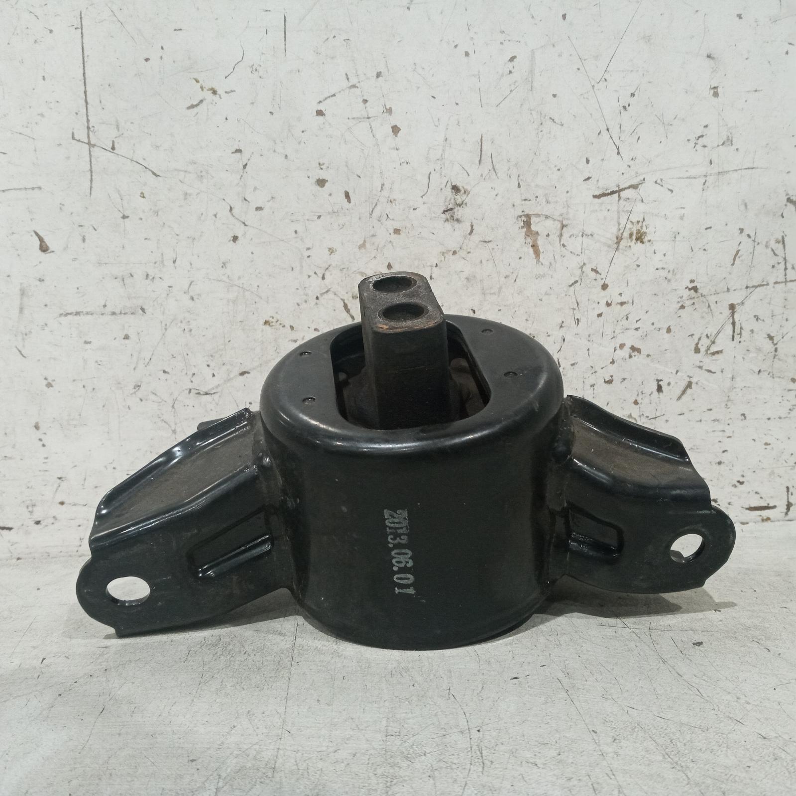View Auto part Mount Hyundai Elantra 2013