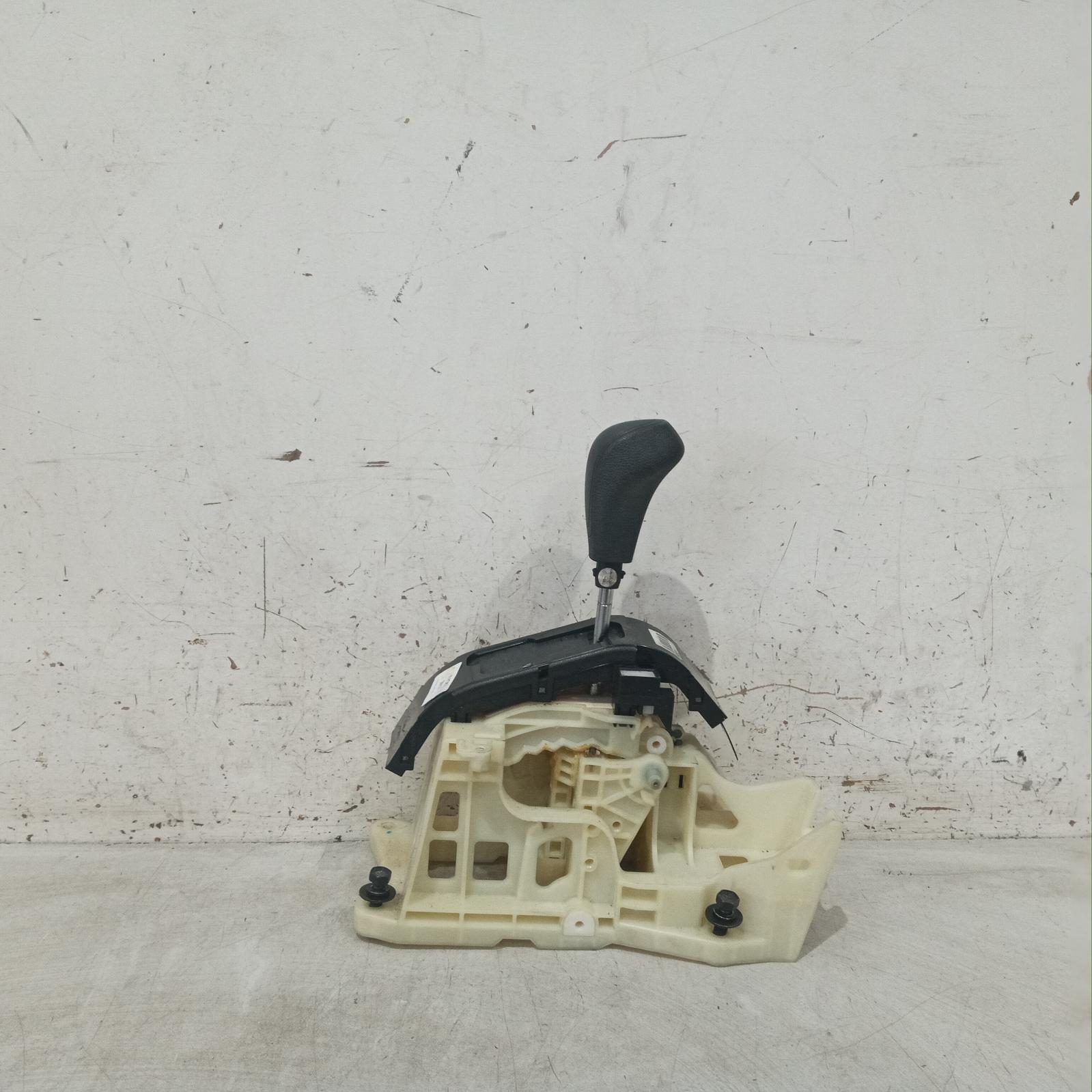 View Auto part Gear Stick/Shifter Hyundai Elantra 2013
