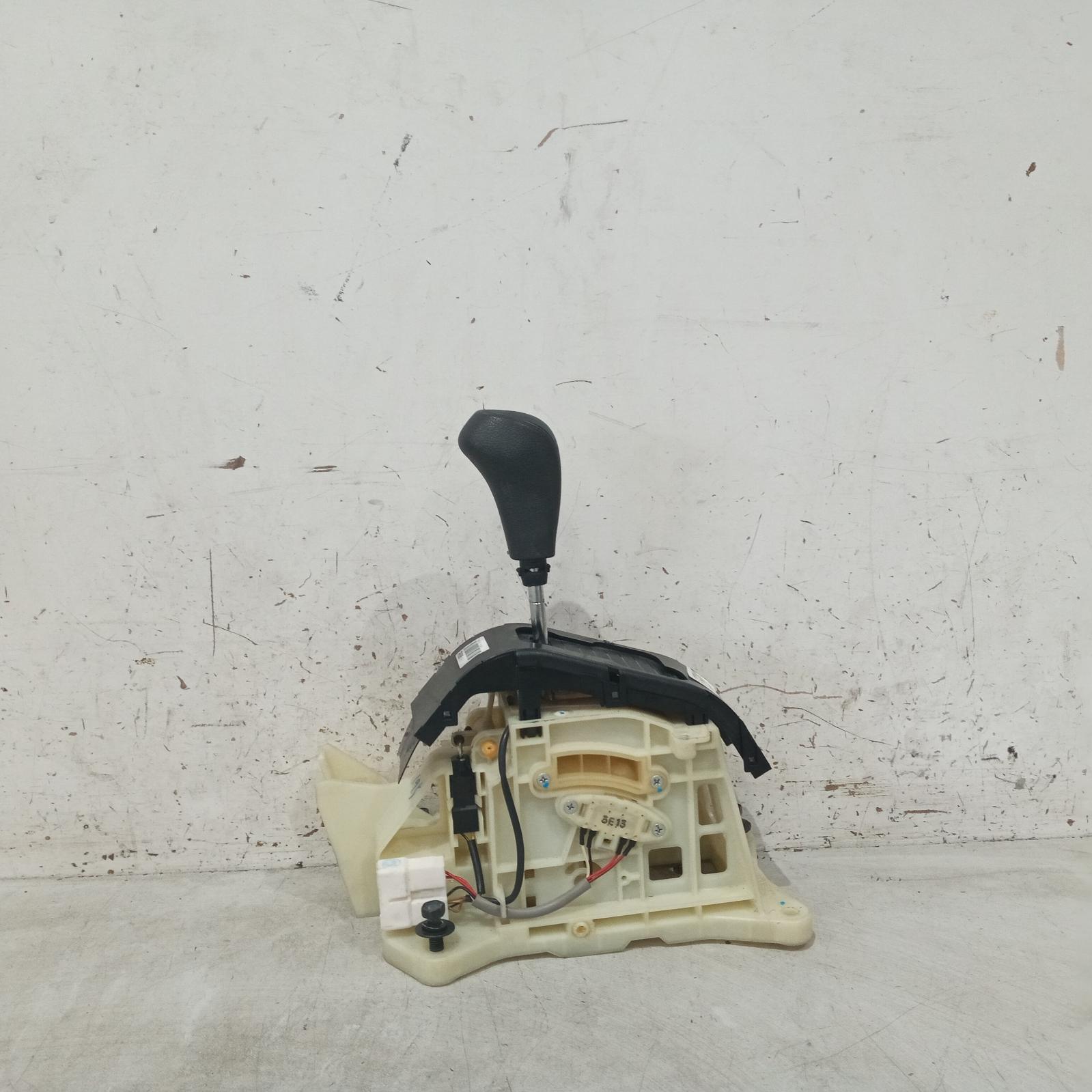 View Auto part Gear Stick/Shifter Hyundai Elantra 2013