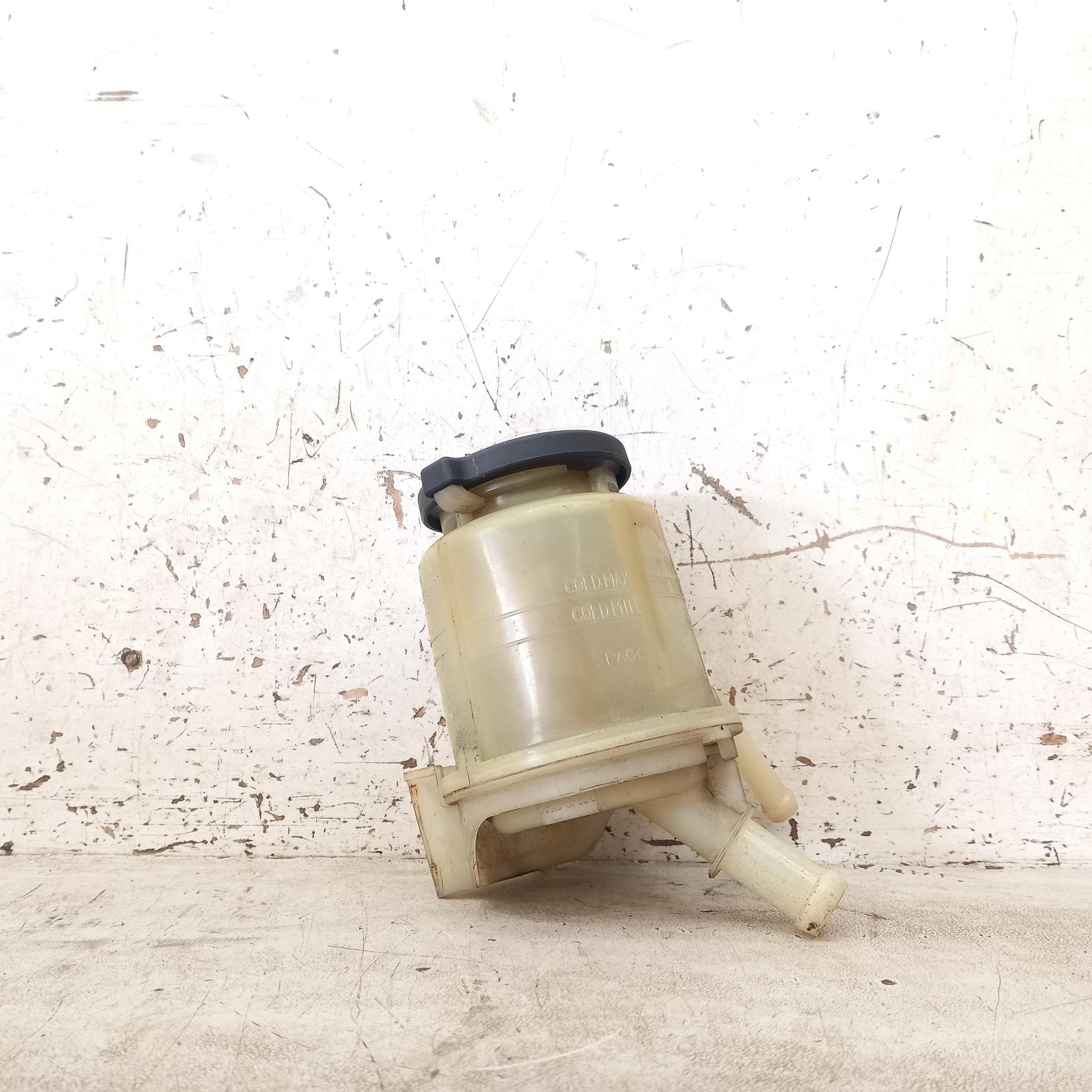 View Auto part P/S Reservoir Toyota Hilux 2008