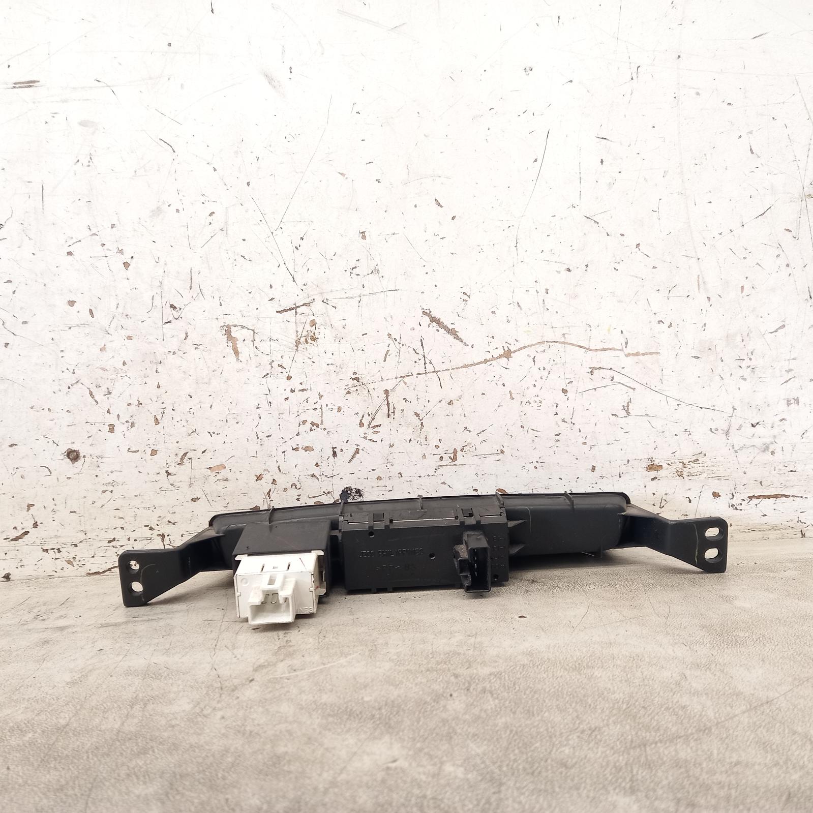 View Auto part Clock Toyota Hilux 2008