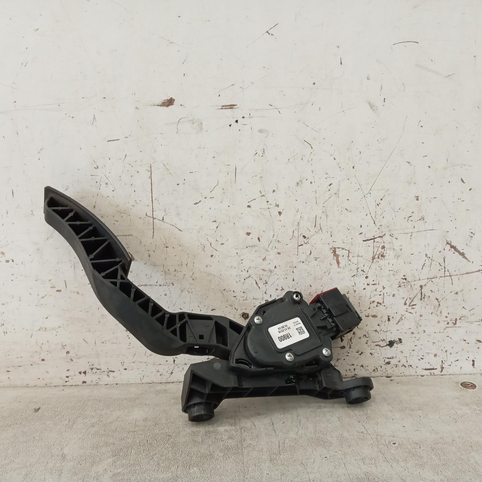 View Auto part Pedal Assembly Hyundai Accent 2016