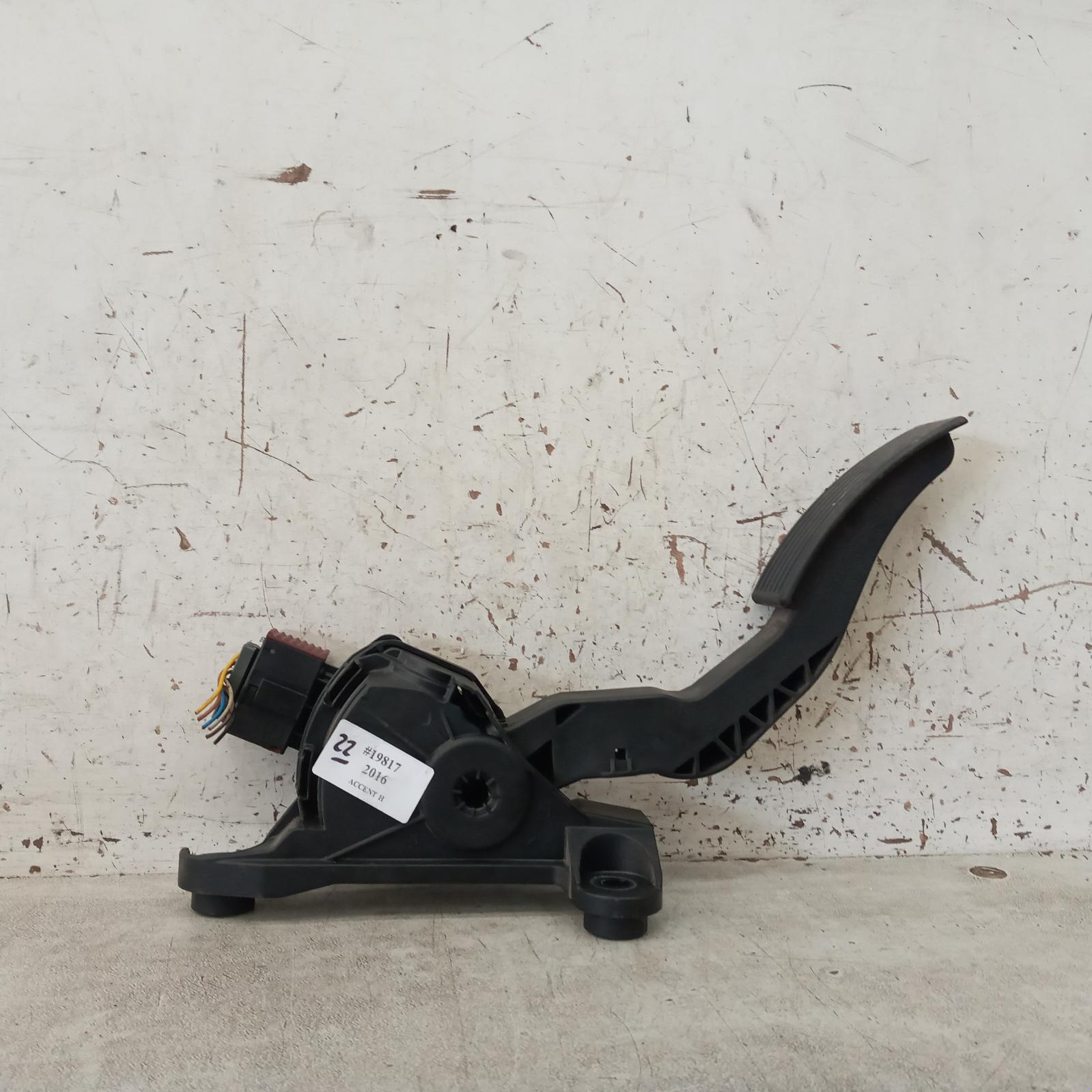 View Auto part Pedal Assembly Hyundai Accent 2016
