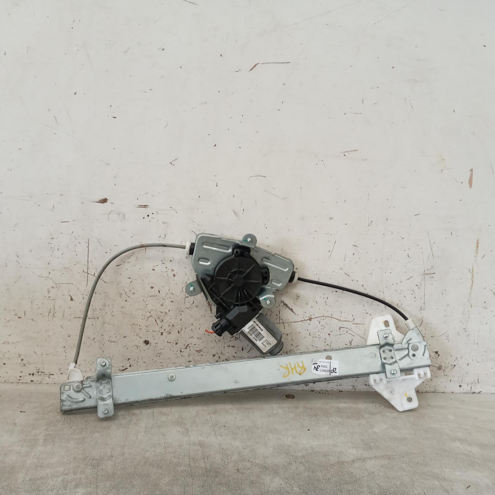 View Auto part Right Rear Wnd Reg/Motor Hyundai Accent 2016