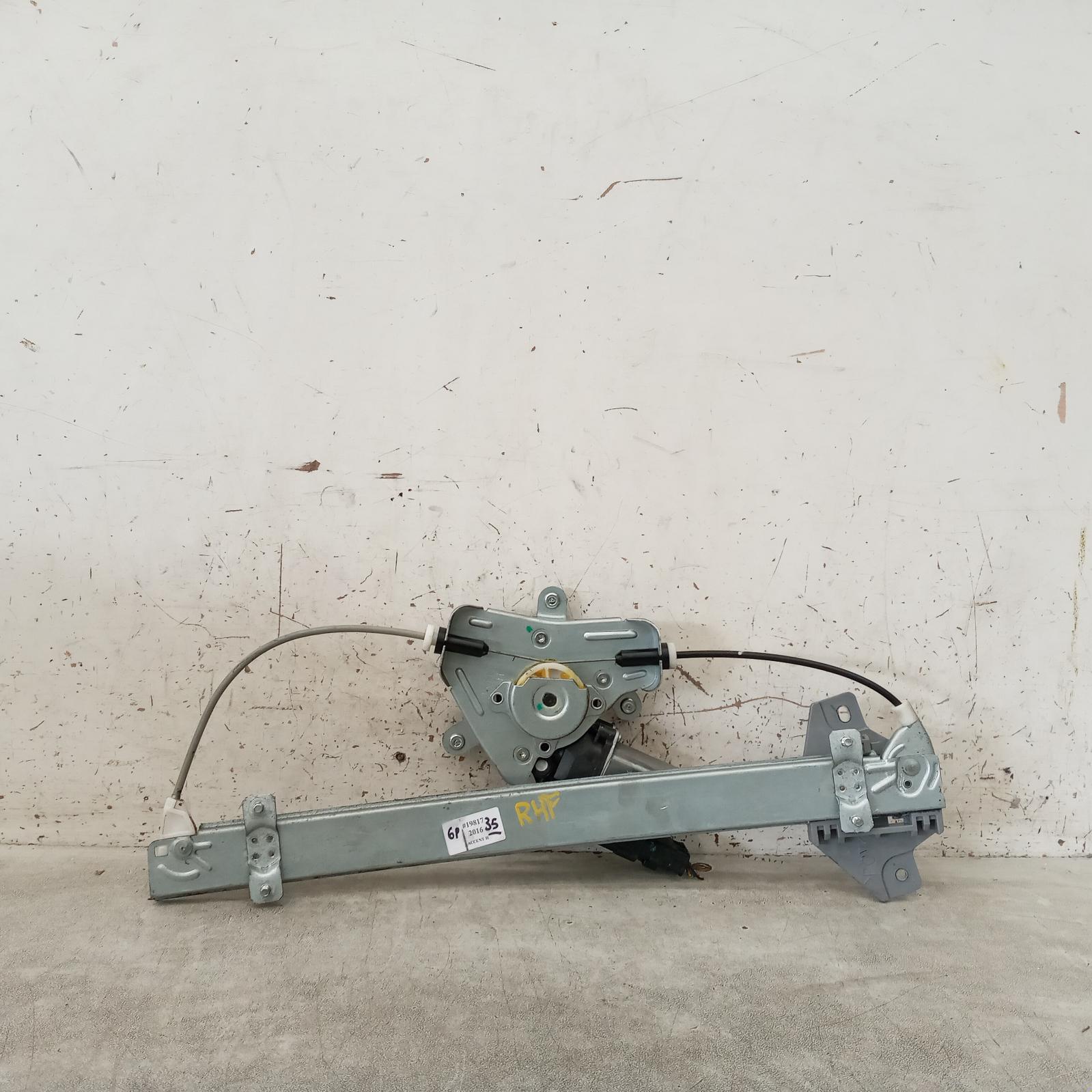 View Auto part Right Front Window Reg/Motor Hyundai Accent 2016