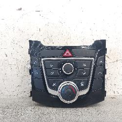 View Auto part Heater/Ac Controls Hyundai I30 2014