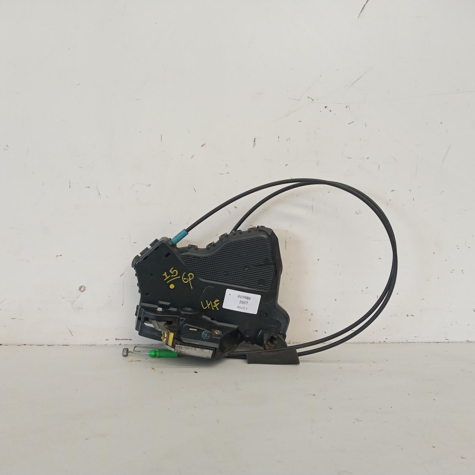 2007 Toyota Hiace Door/Boot/Gate Lock View Auto part Door/Boot/Gate Lock Toyota Hiace 2007