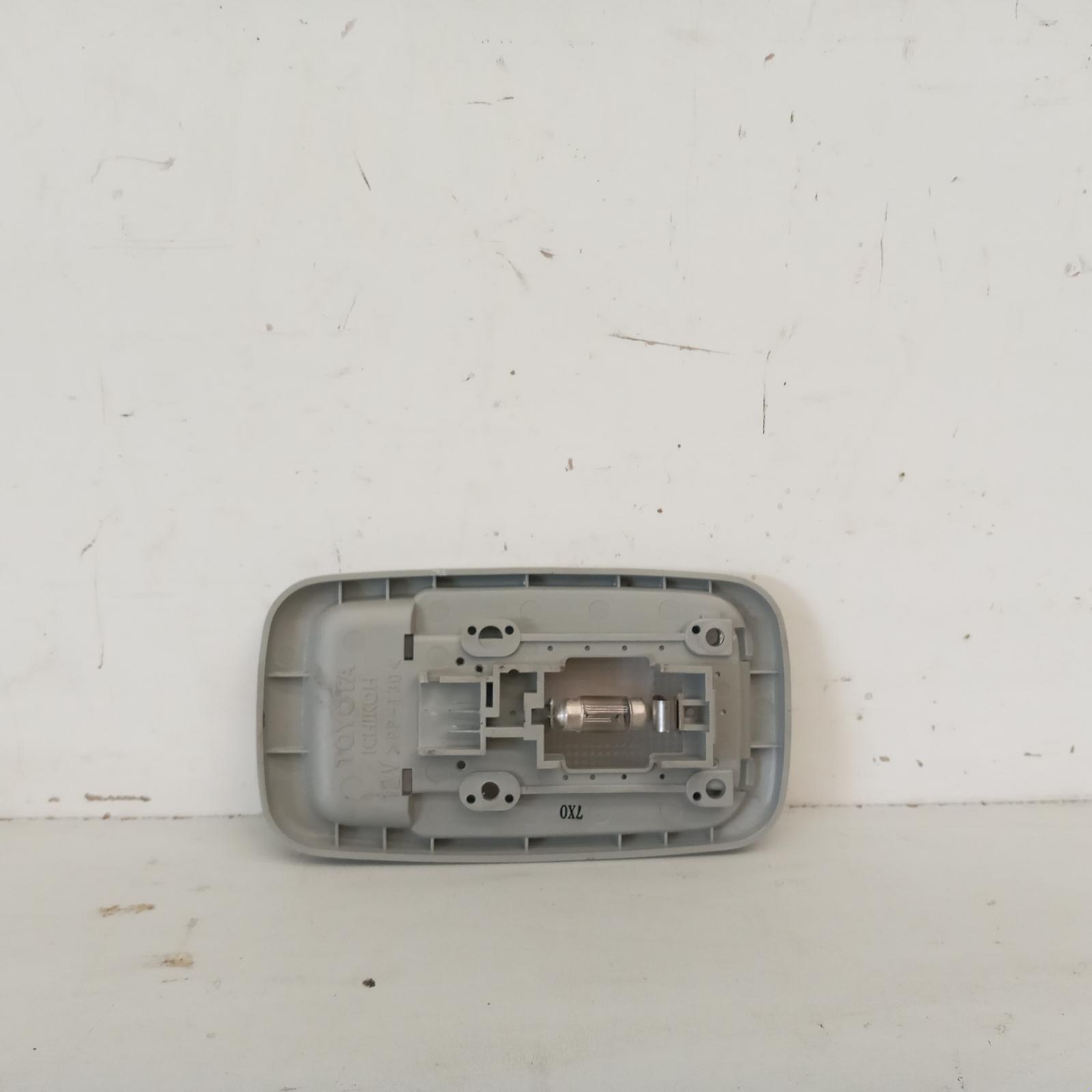 2007 Toyota Hiace Courtesy Light View Auto part Courtesy Light Toyota Hiace 2007