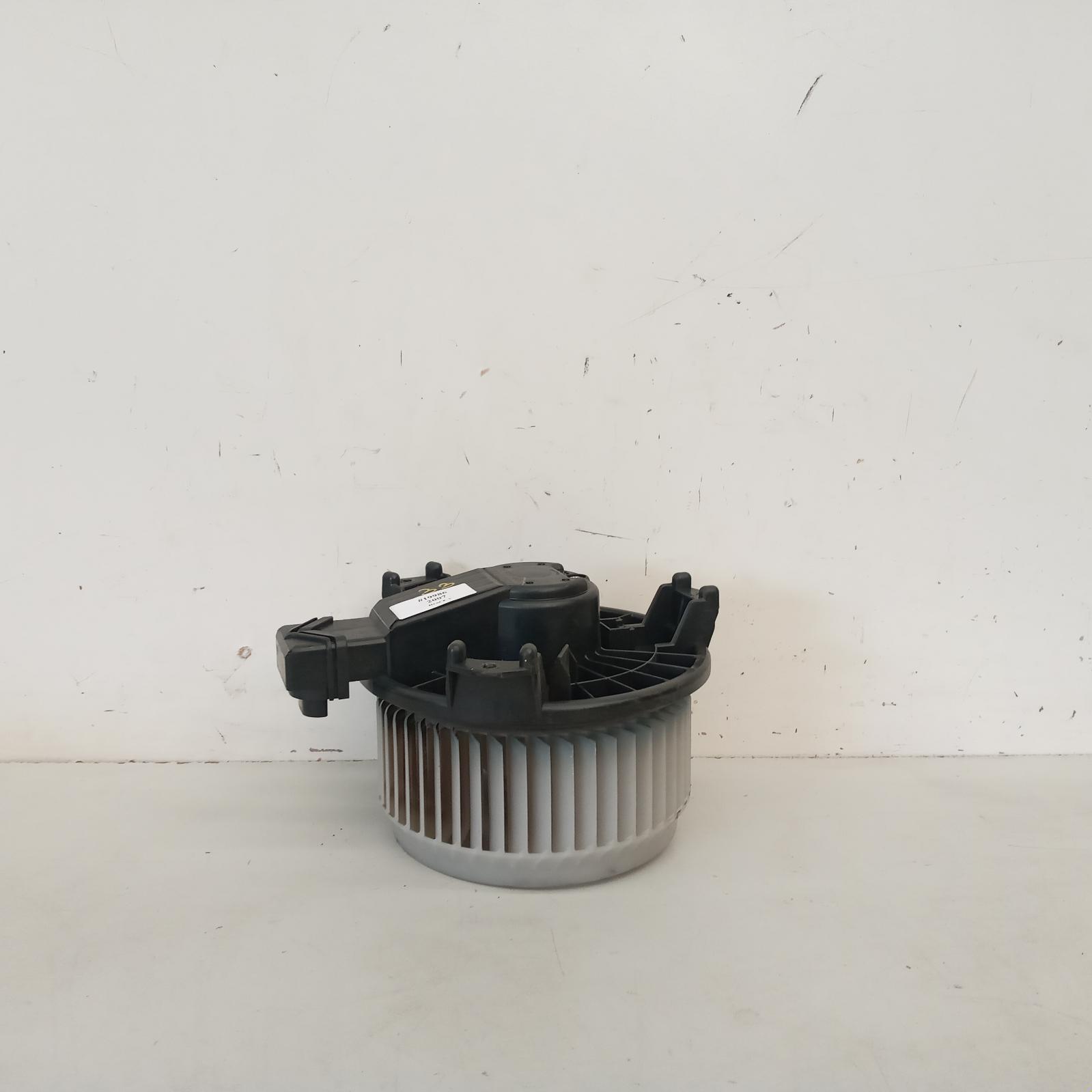 View Auto part Heater Fan Motor Toyota Hiace 2007