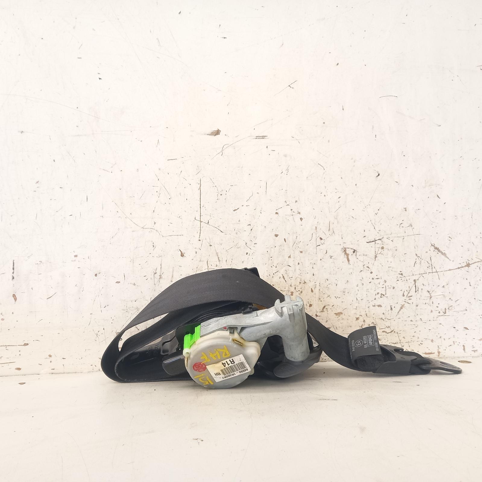 View Auto part Seatbelt/Stalk Hyundai Accent 2012