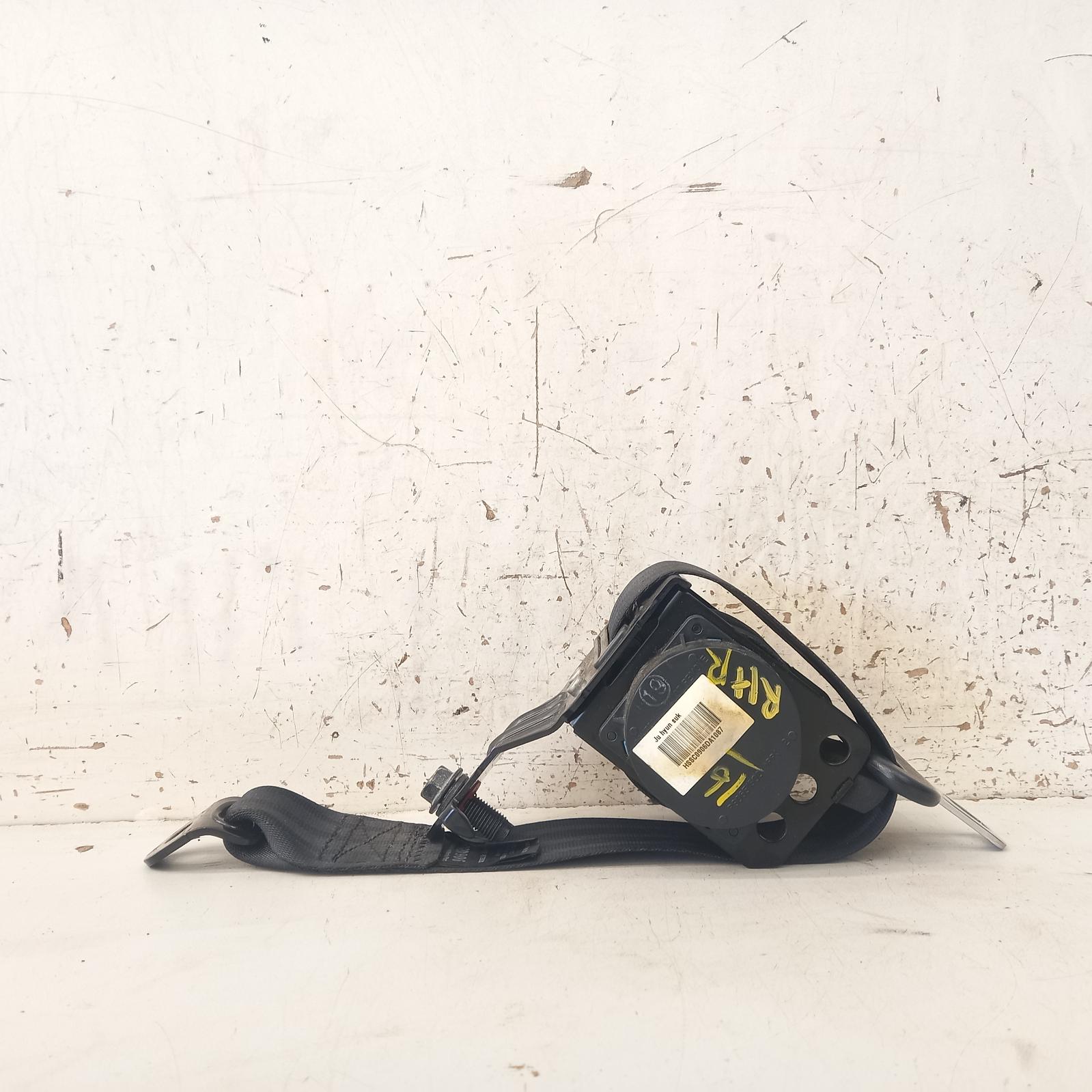 View Auto part Seatbelt/Stalk Hyundai Accent 2012