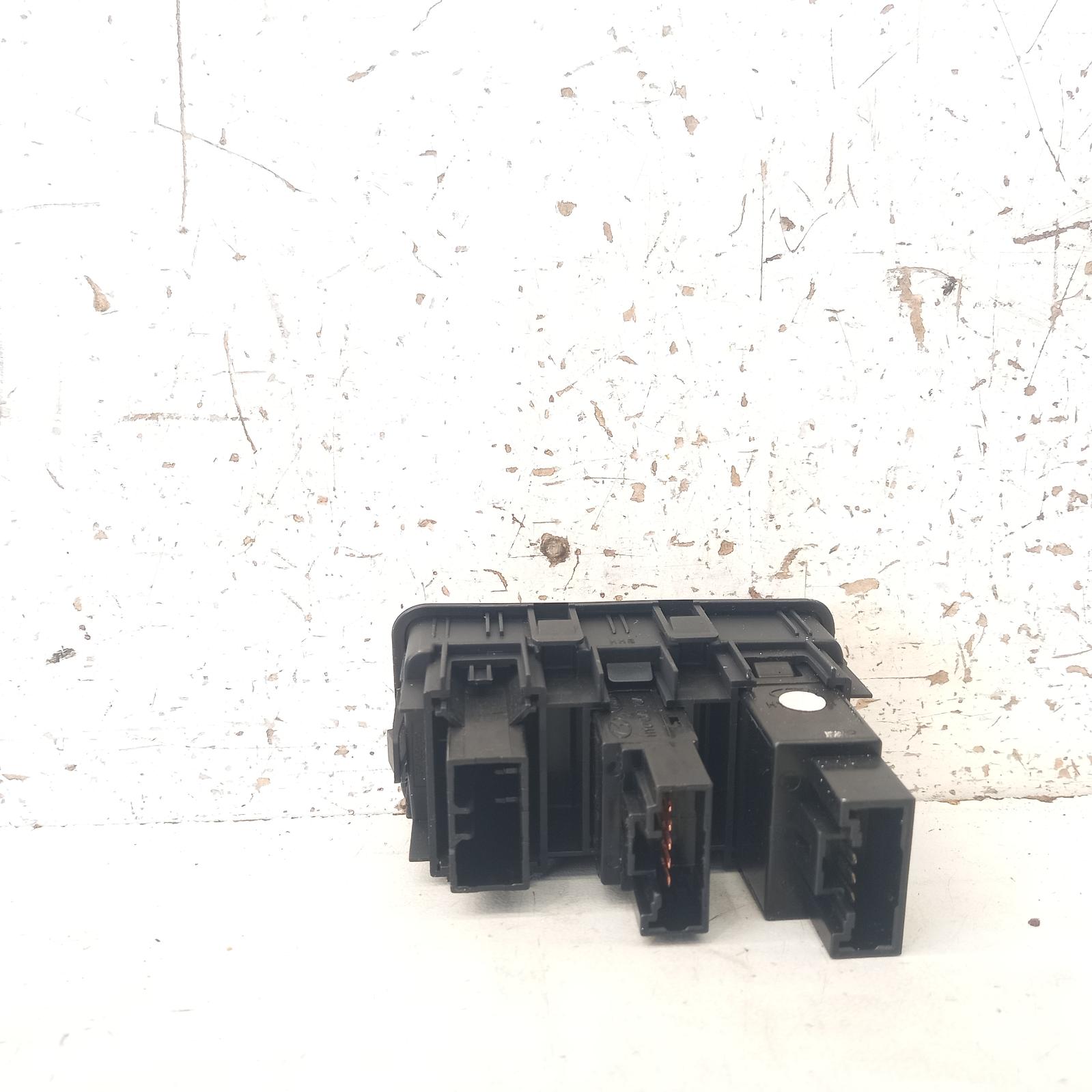View Auto part Misc Switch/Relay Hyundai Accent 2012
