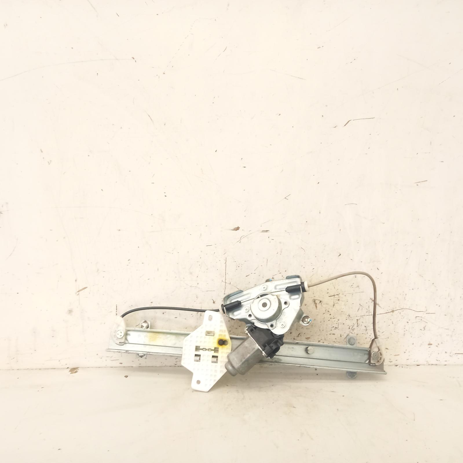 View Auto part Right Rear Wnd Reg/Motor Hyundai Accent 2012