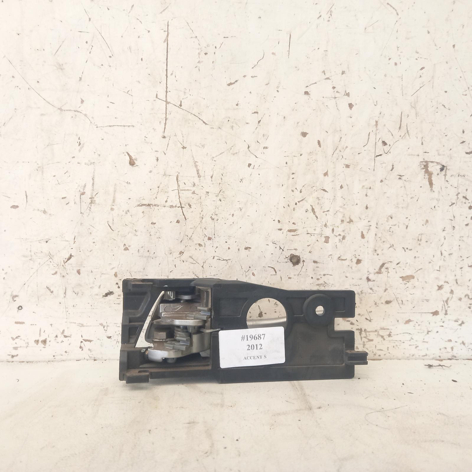 View Auto part Door Handle Hyundai Accent 2012