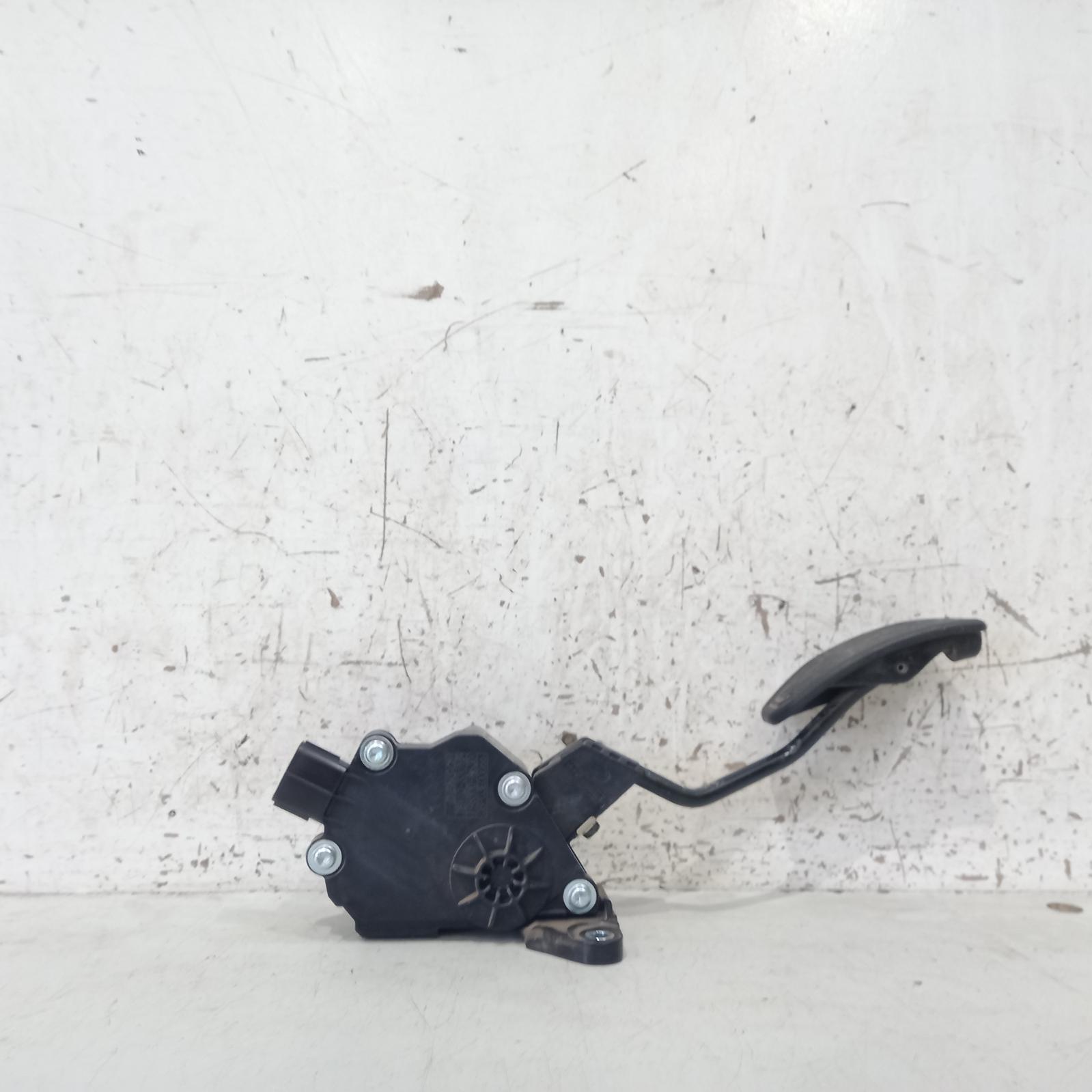 View Auto part Pedal Assembly Toyota Kluger 2012