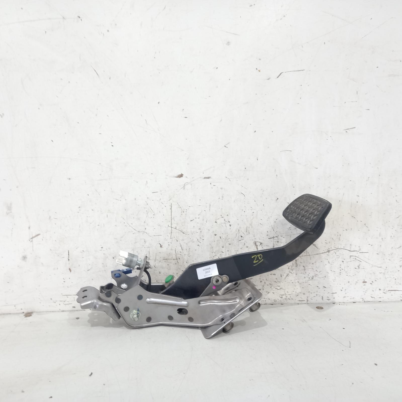 View Auto part Pedal Assembly Toyota Kluger 2012
