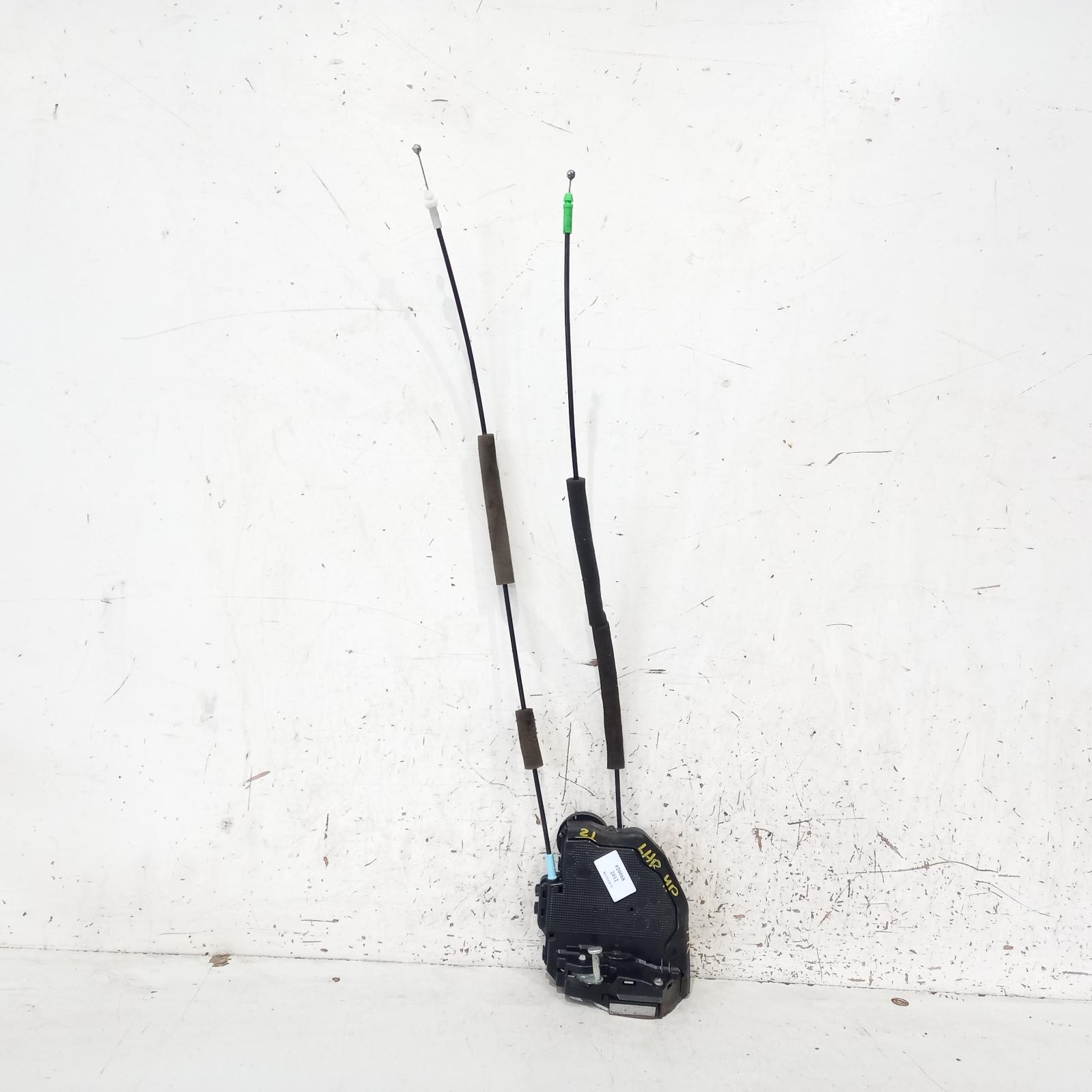View Auto part Door/Boot/Gate Lock Toyota Kluger 2012