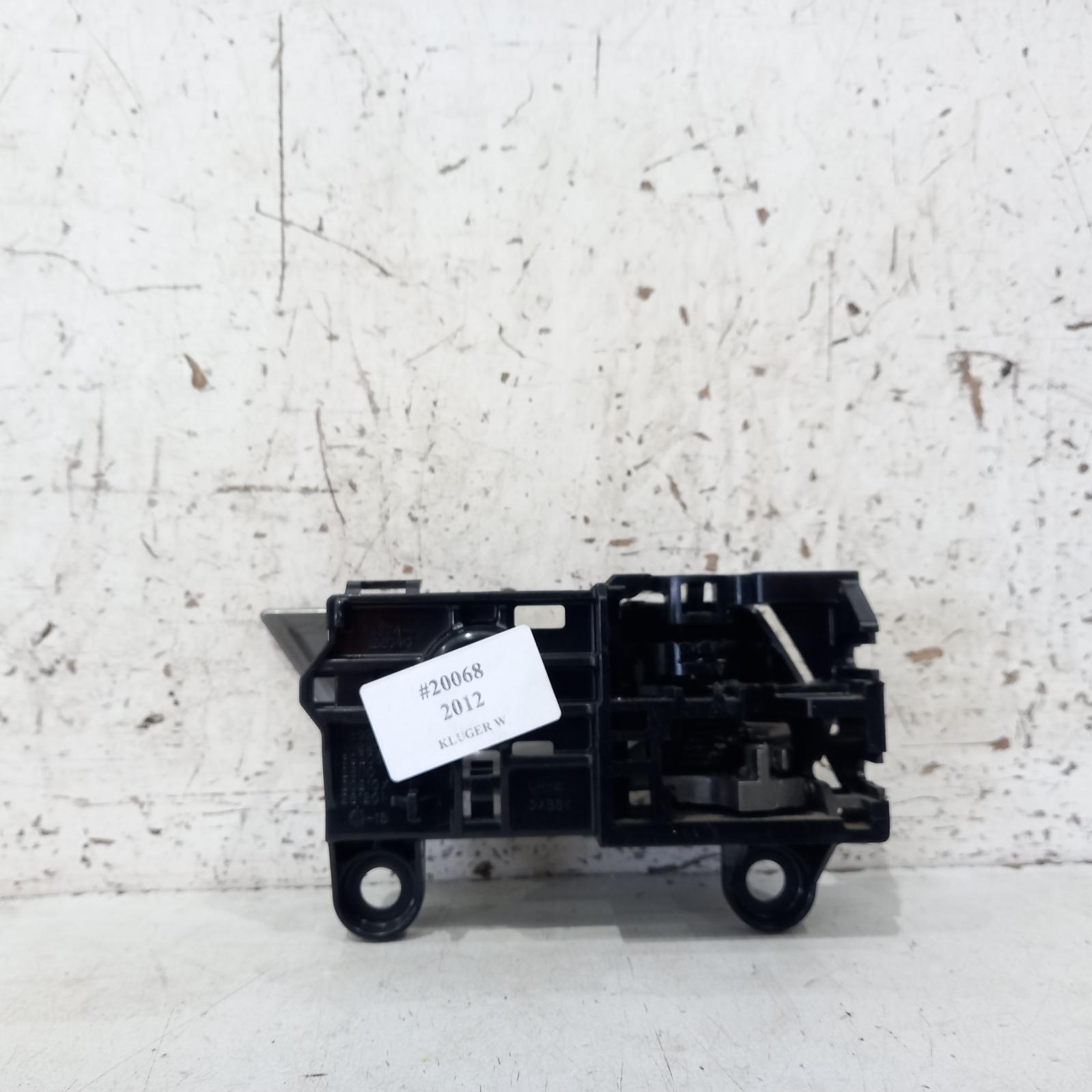 View Auto part Door Handle Toyota Kluger 2012