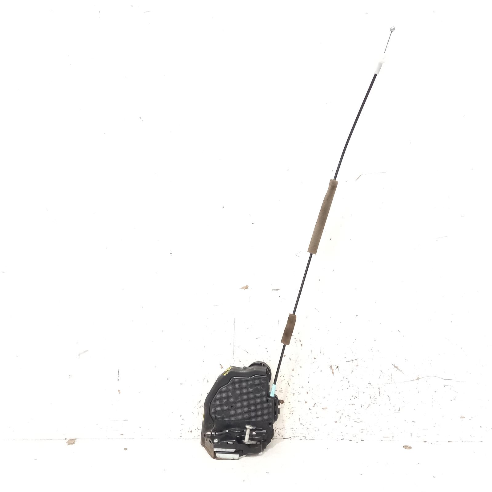 View Auto part Door/Boot/Gate Lock Toyota Kluger 2012