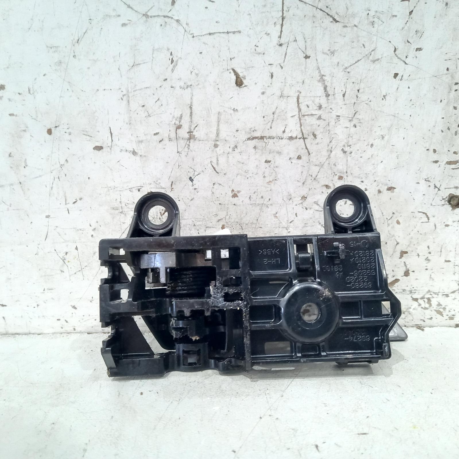 View Auto part Door Handle Toyota Kluger 2012