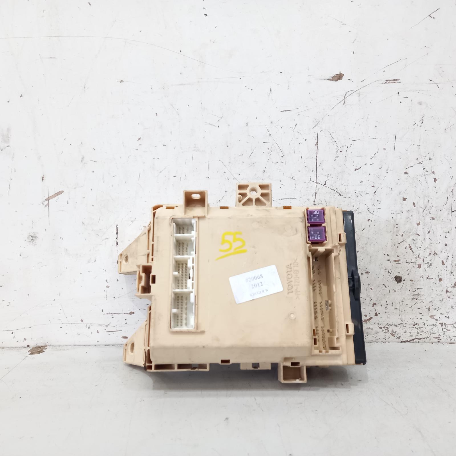 View Auto part Fuse Box Toyota Kluger 2012