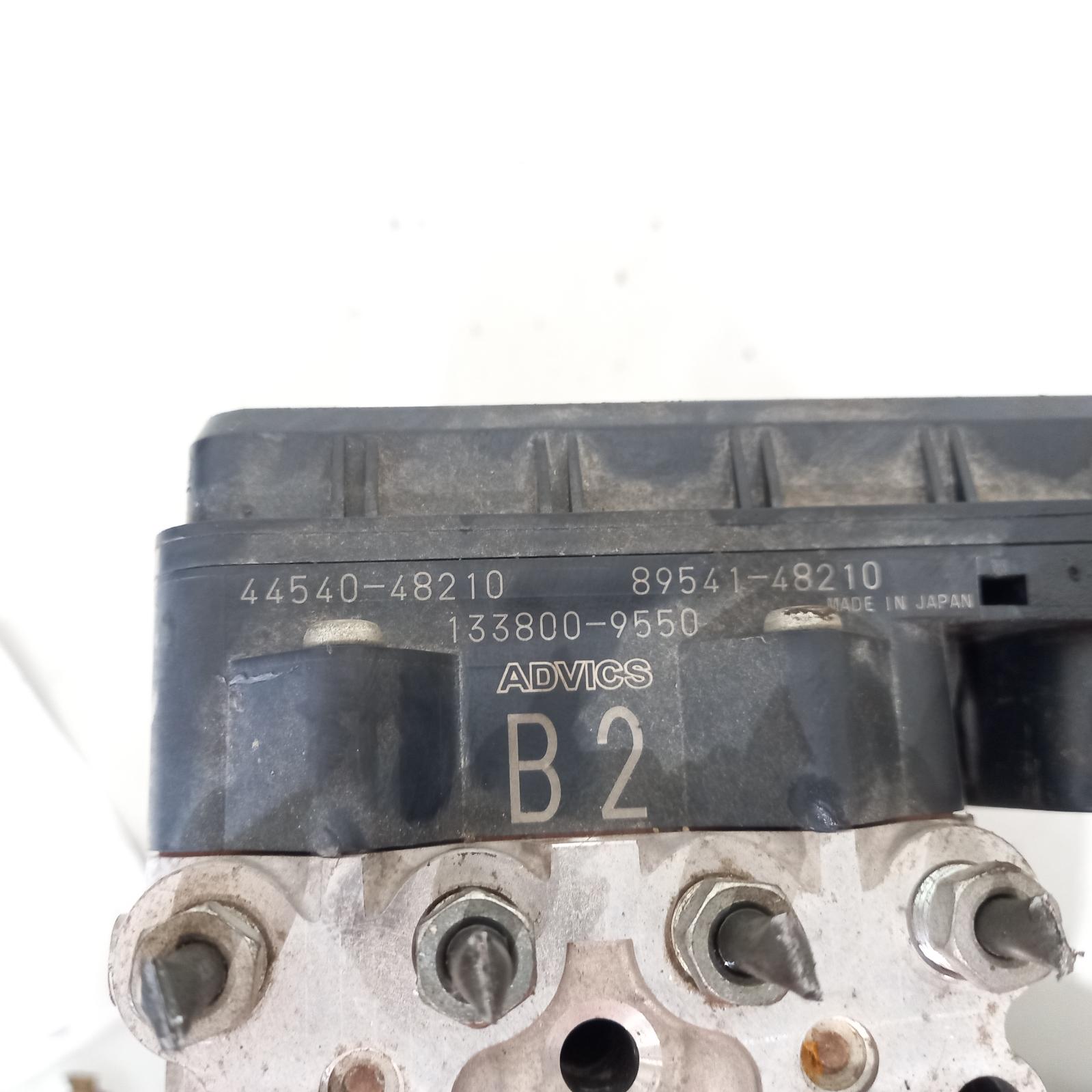 2012 Toyota Kluger Abs Pump/Modulator View Auto part Abs Pump/Modulator Toyota Kluger 2012