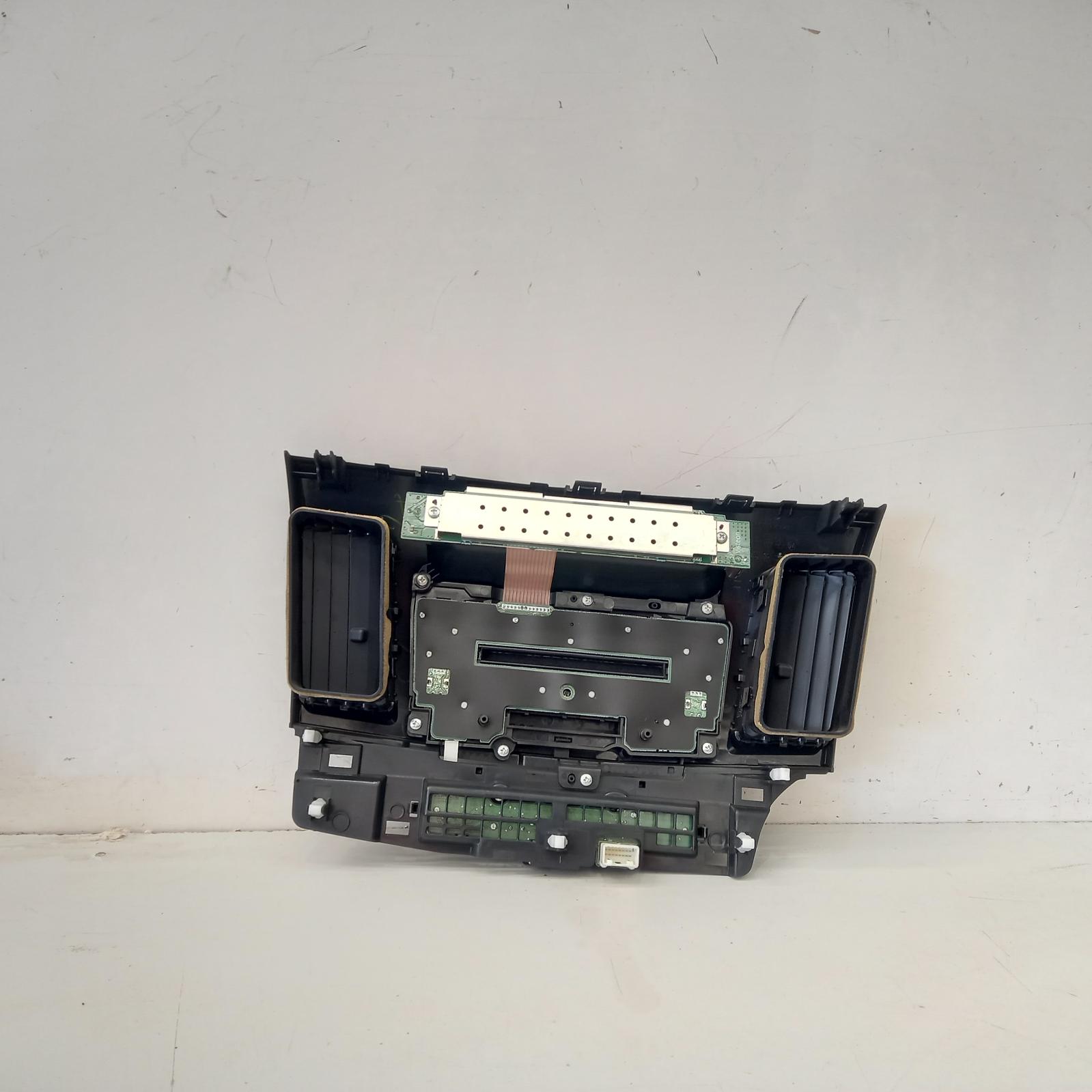 View Auto part Radio/Cd/Dvd/Sat/Tv Mitsubishi Lancer 2010