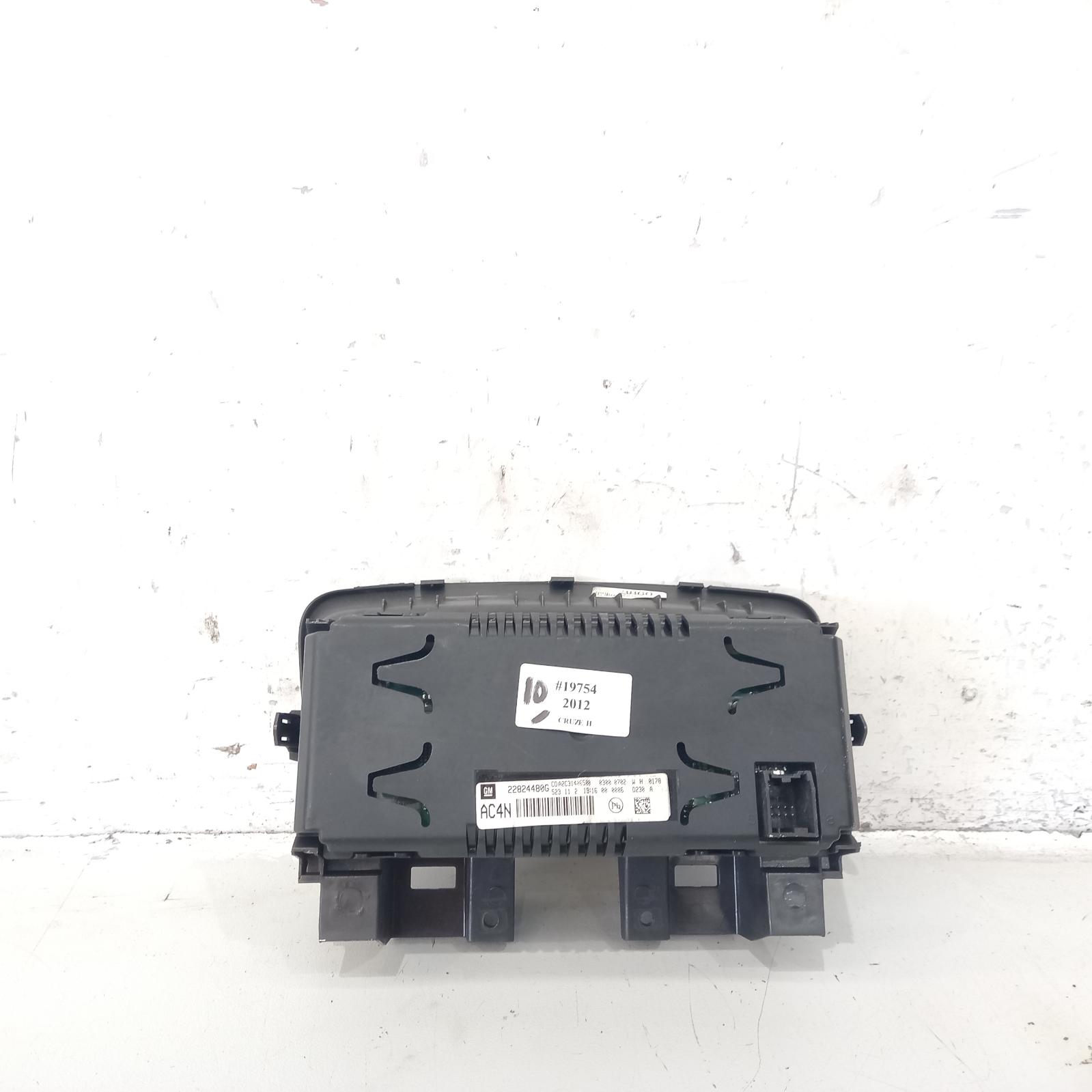 View Auto part Radio/Cd/Dvd/Sat/Tv Holden Cruze 2012