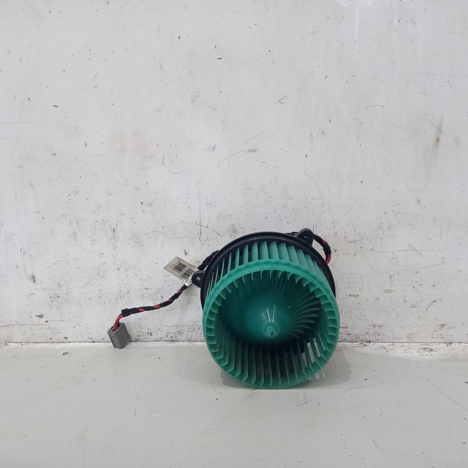 View Auto part Heater Fan Motor Holden Cruze 2012