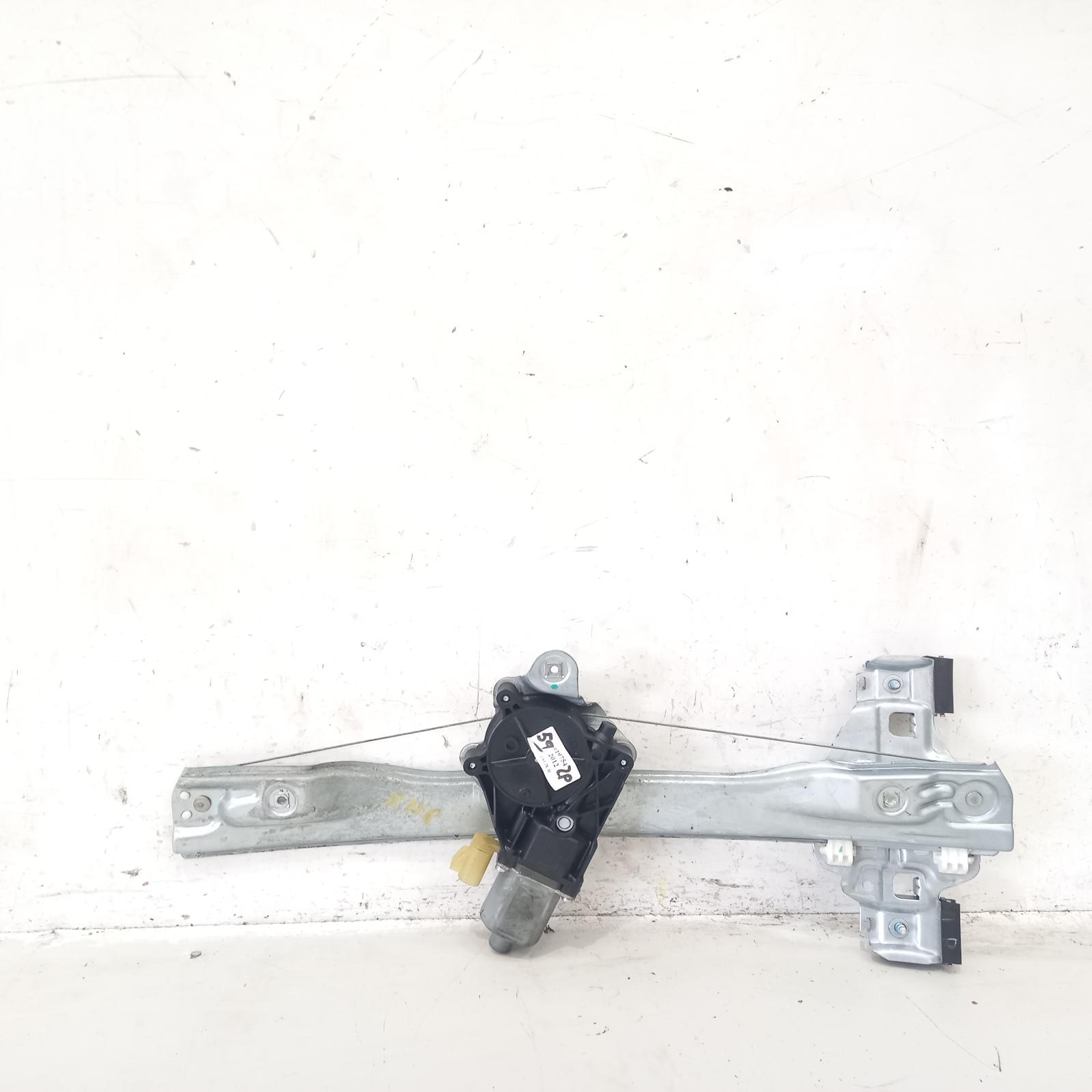 View Auto part Right Rear Wnd Reg/Motor Holden Cruze 2012