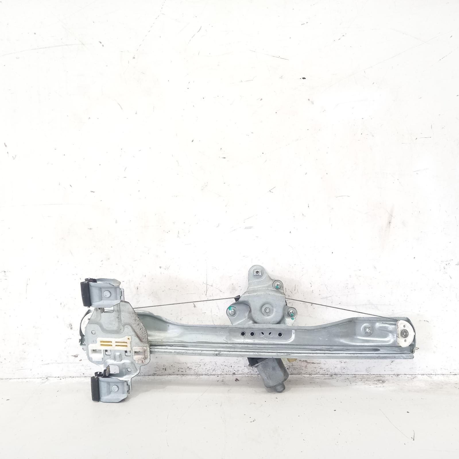 View Auto part Right Rear Wnd Reg/Motor Holden Cruze 2012