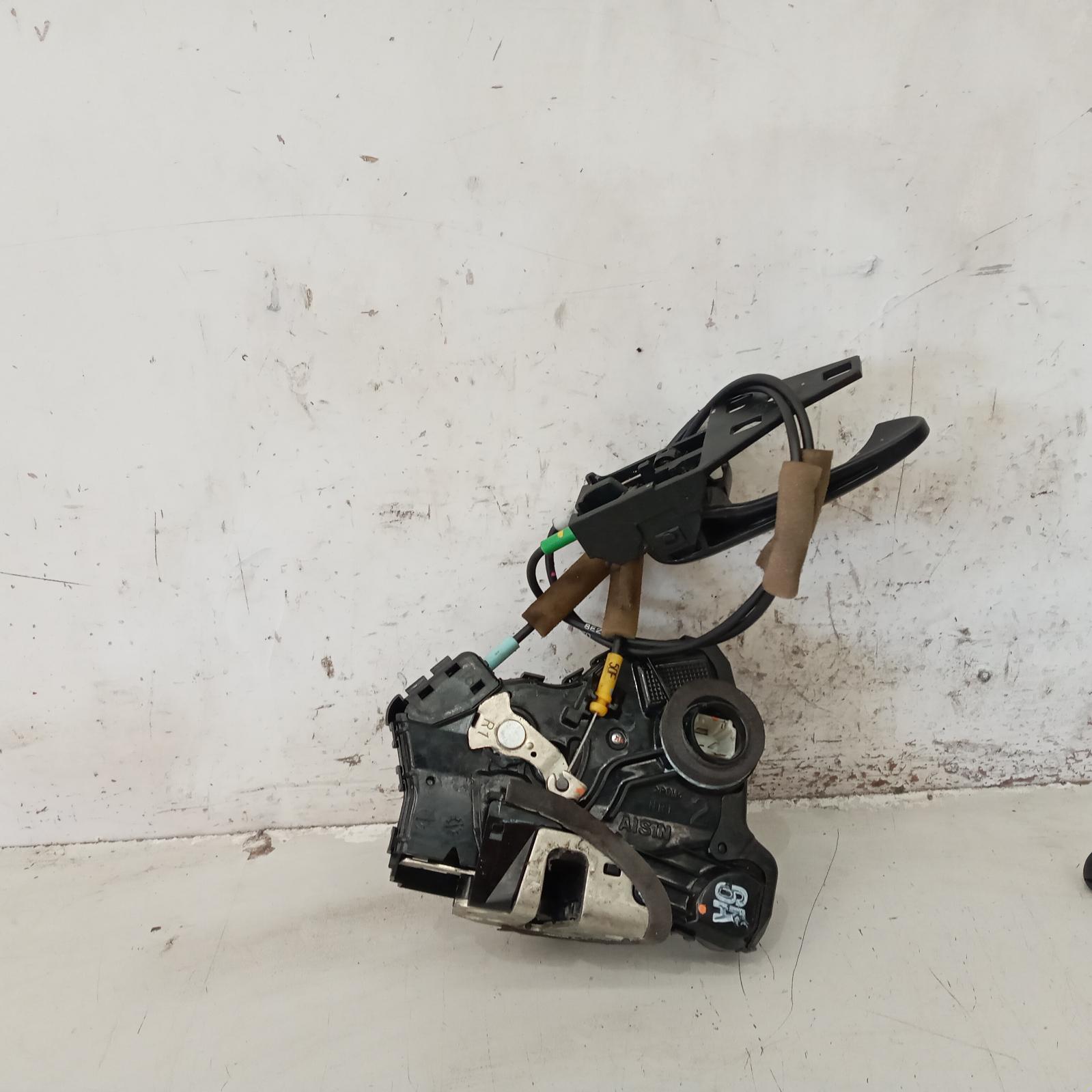 View Auto part Door/Boot/Gate Lock Toyota Camry 2008