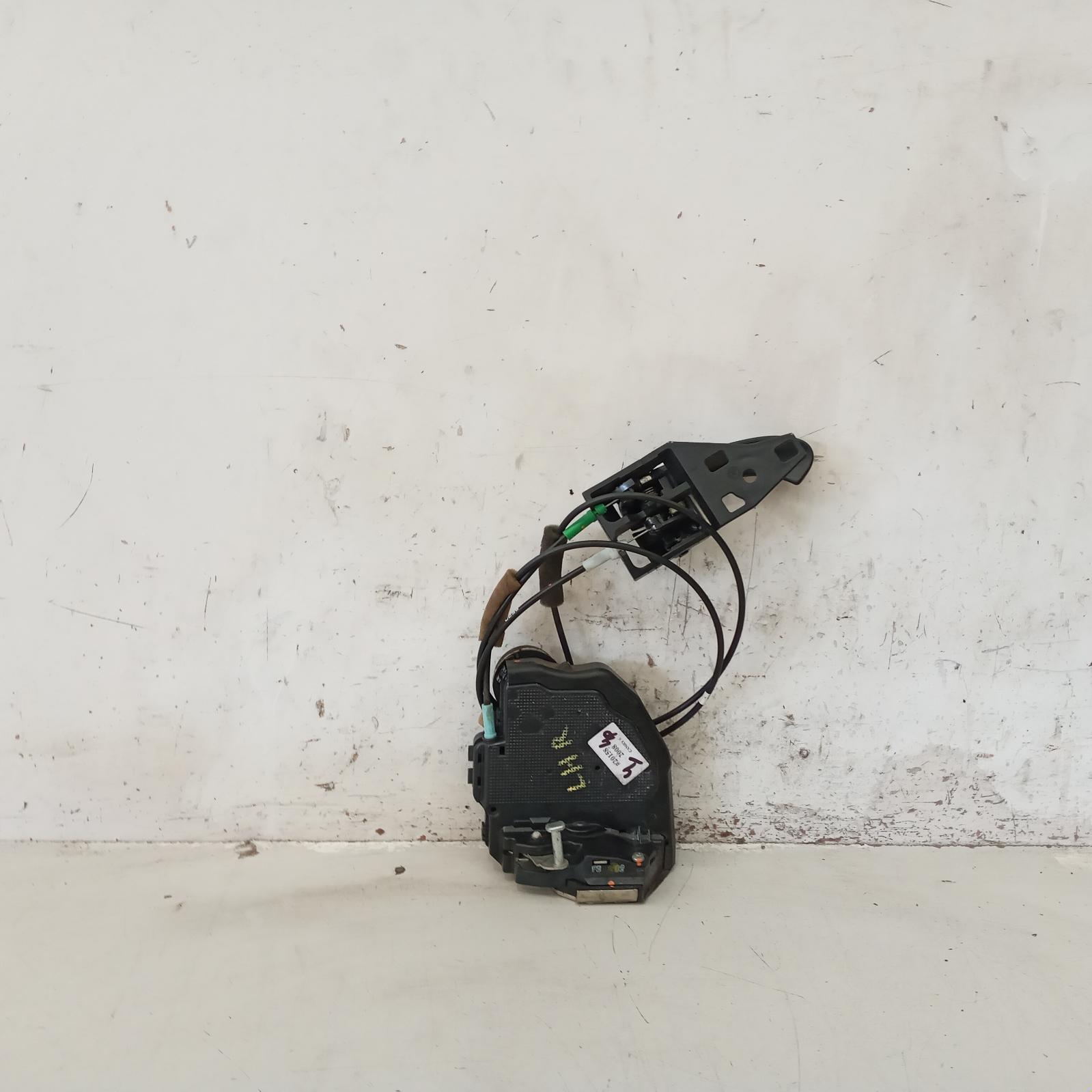 View Auto part Door/Boot/Gate Lock Toyota Camry 2008