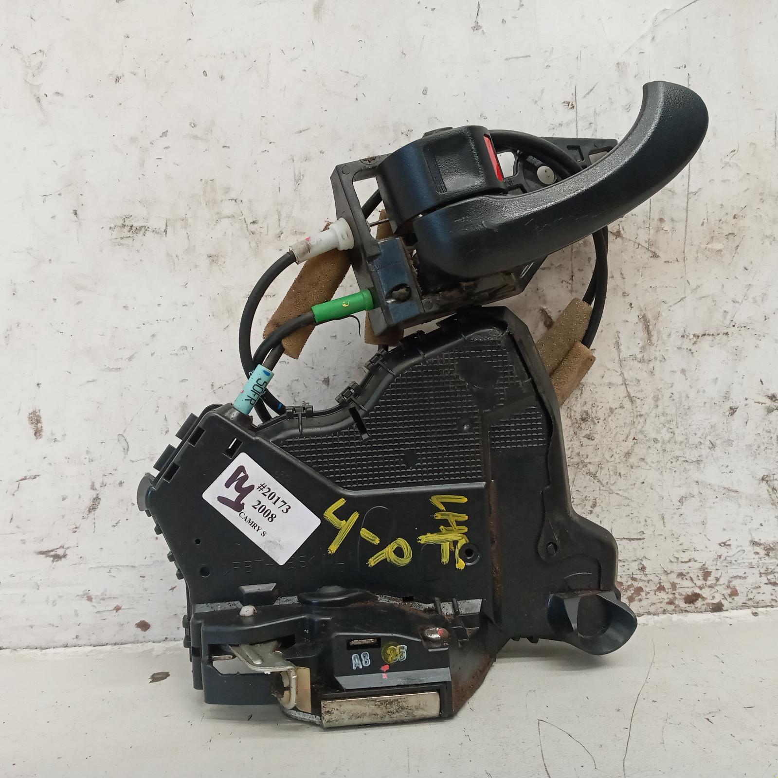 View Auto part Door/Boot/Gate Lock Toyota Camry 2008