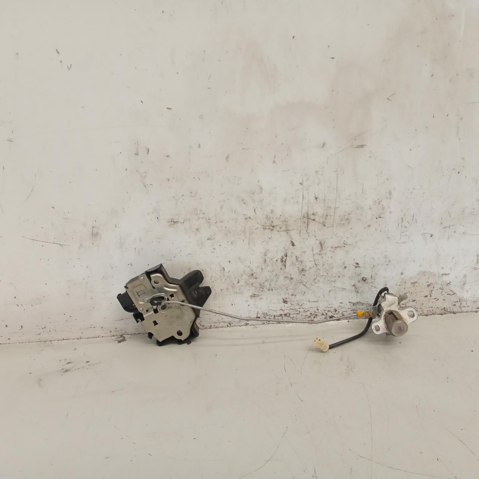 View Auto part Door/Boot/Gate Lock Toyota Camry 2008