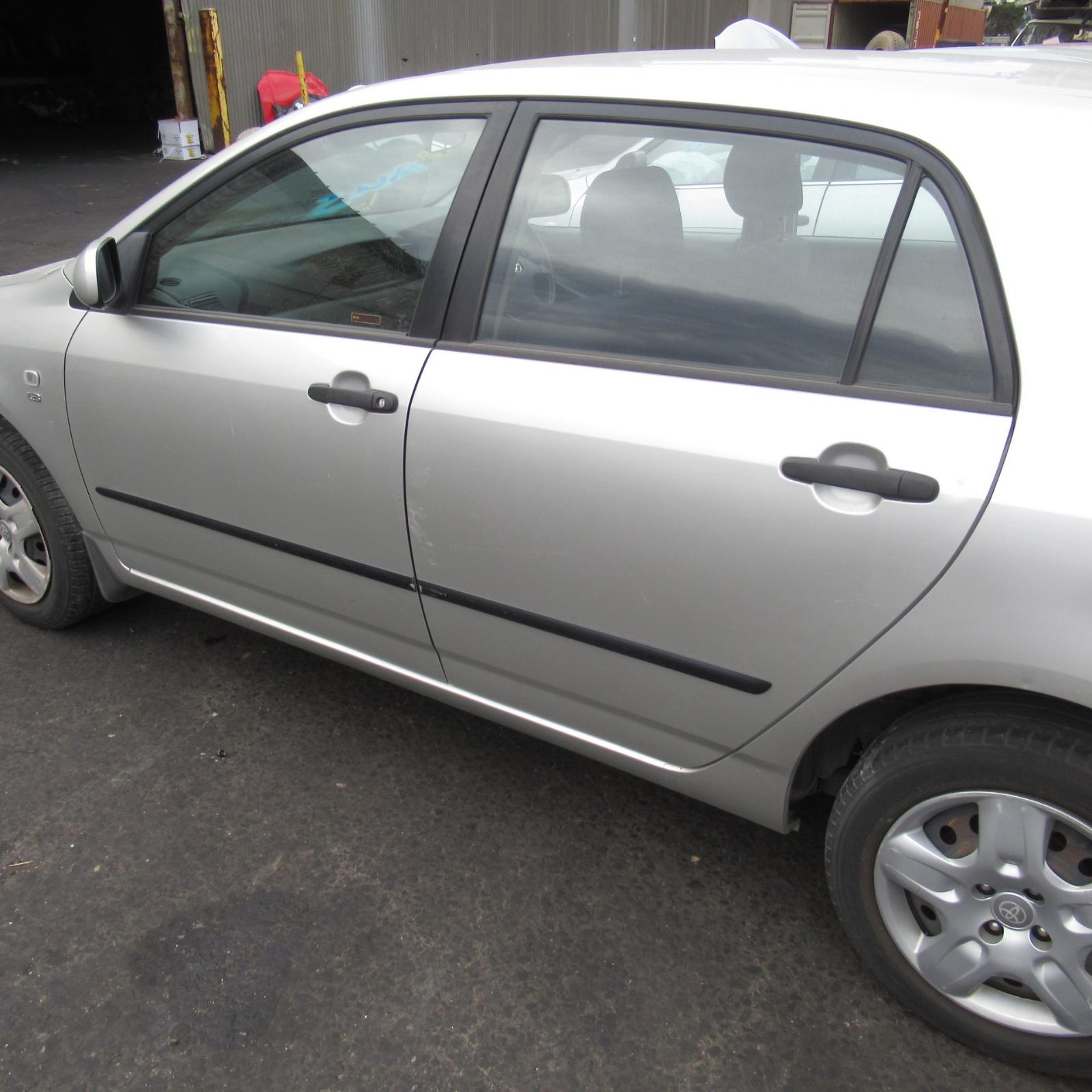 View Auto part Seatbelt/Stalk Toyota Corolla 2005